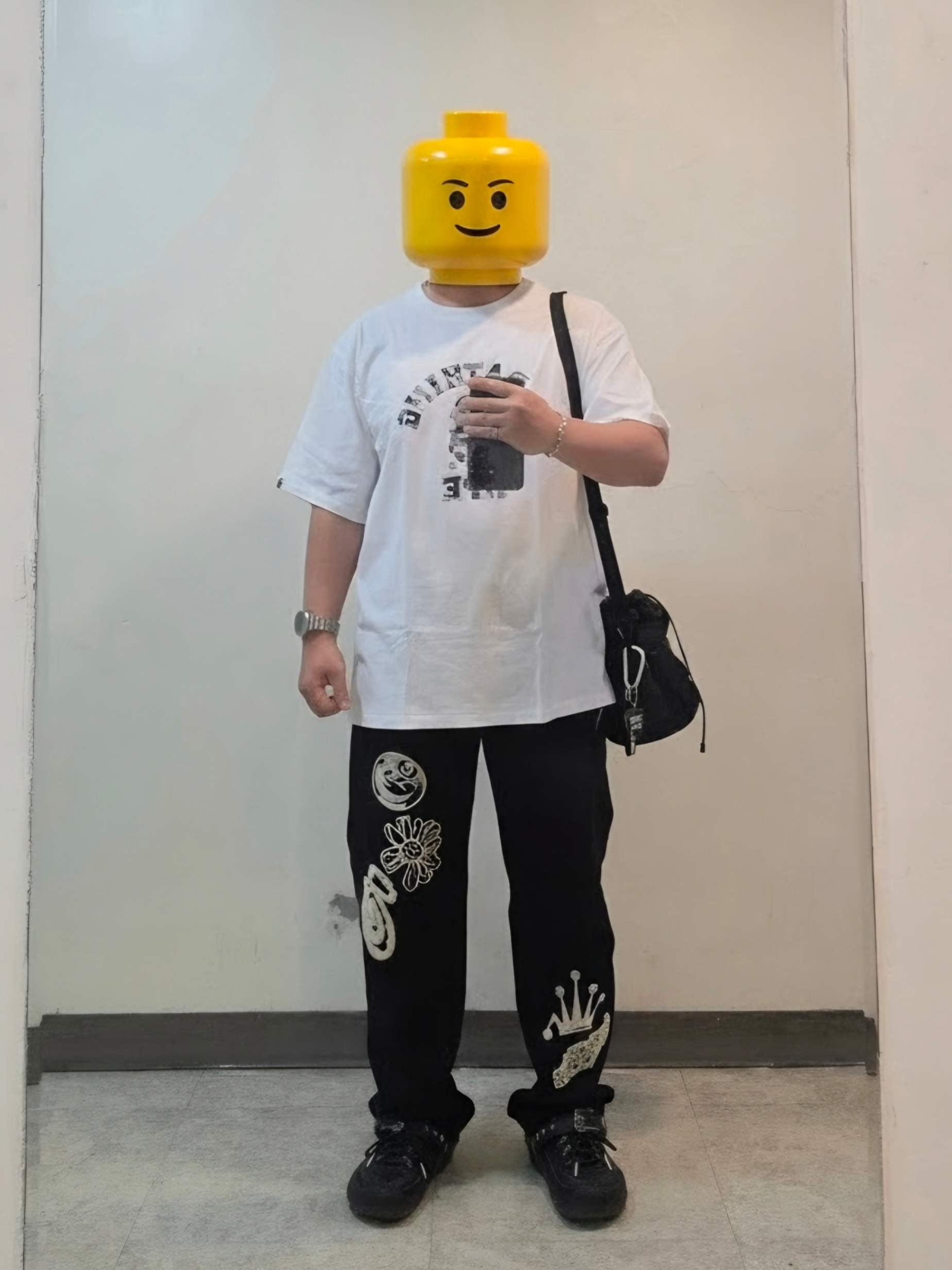 BAPE 1st Camo College T-Shirt White Gray, Stussy Noma Icon Beach Pants Washed Black 착용 스타일