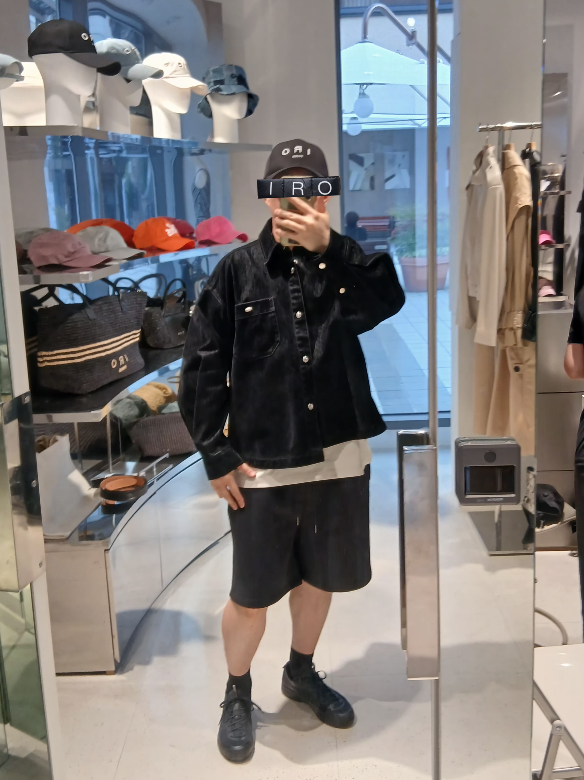 Iro Troyes Iro Logo Embroidery Washed Denim Ball Cap Blue, Iro Essential Cotton Logo Ball Cap Black 착용 스타일 - 1