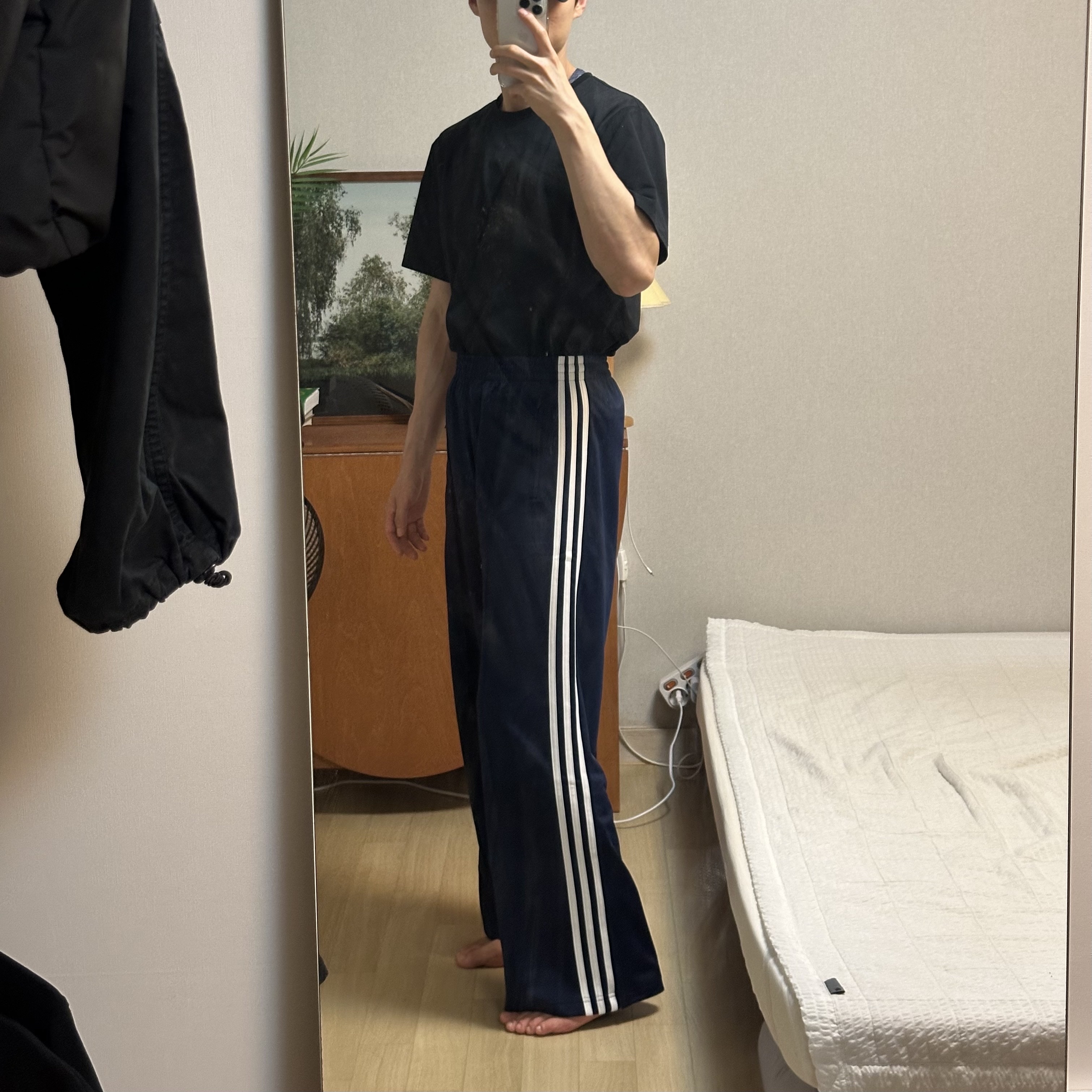 (W) Adidas Originals Firebird Loose Track Pants Night Indigo White - KR Sizing, (W) Adidas Firebird Loose Track Pants Night Indigo Off White - KR Sizing 착용 스타일 - 3