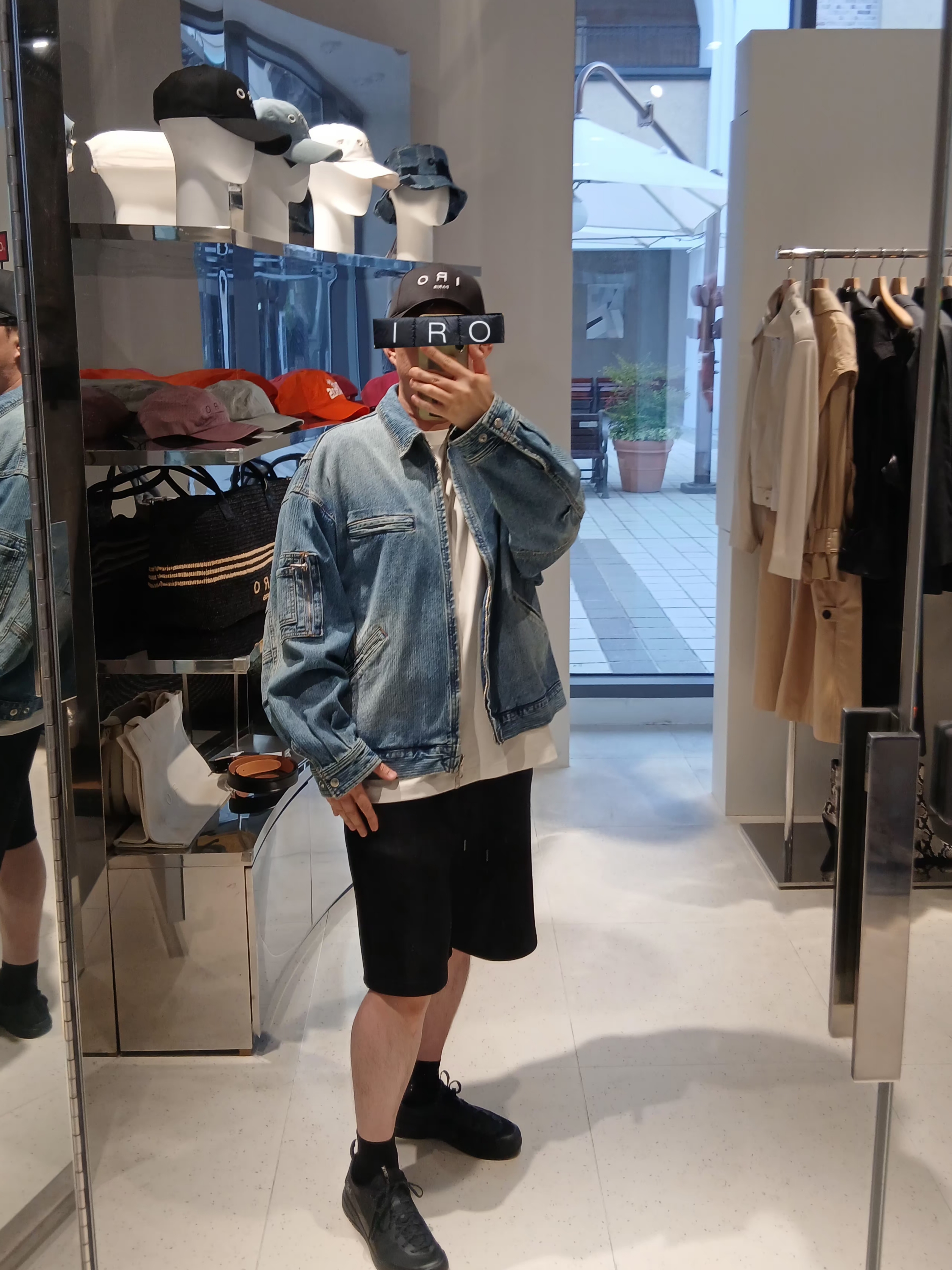 Iro Troyes Iro Logo Embroidery Washed Denim Ball Cap Blue, Iro Essential Cotton Logo Ball Cap Black 착용 스타일 - 2