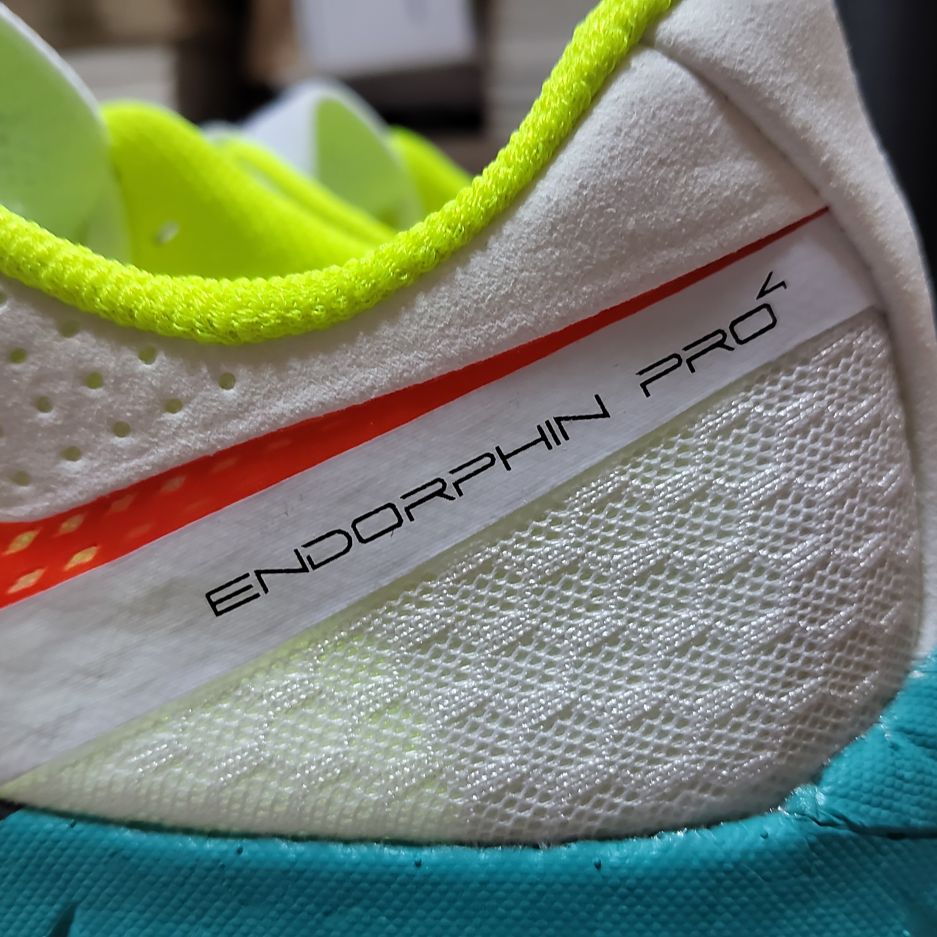 Saucony Endorphin Pro 4 White Mutant 착용 스타일 - 6