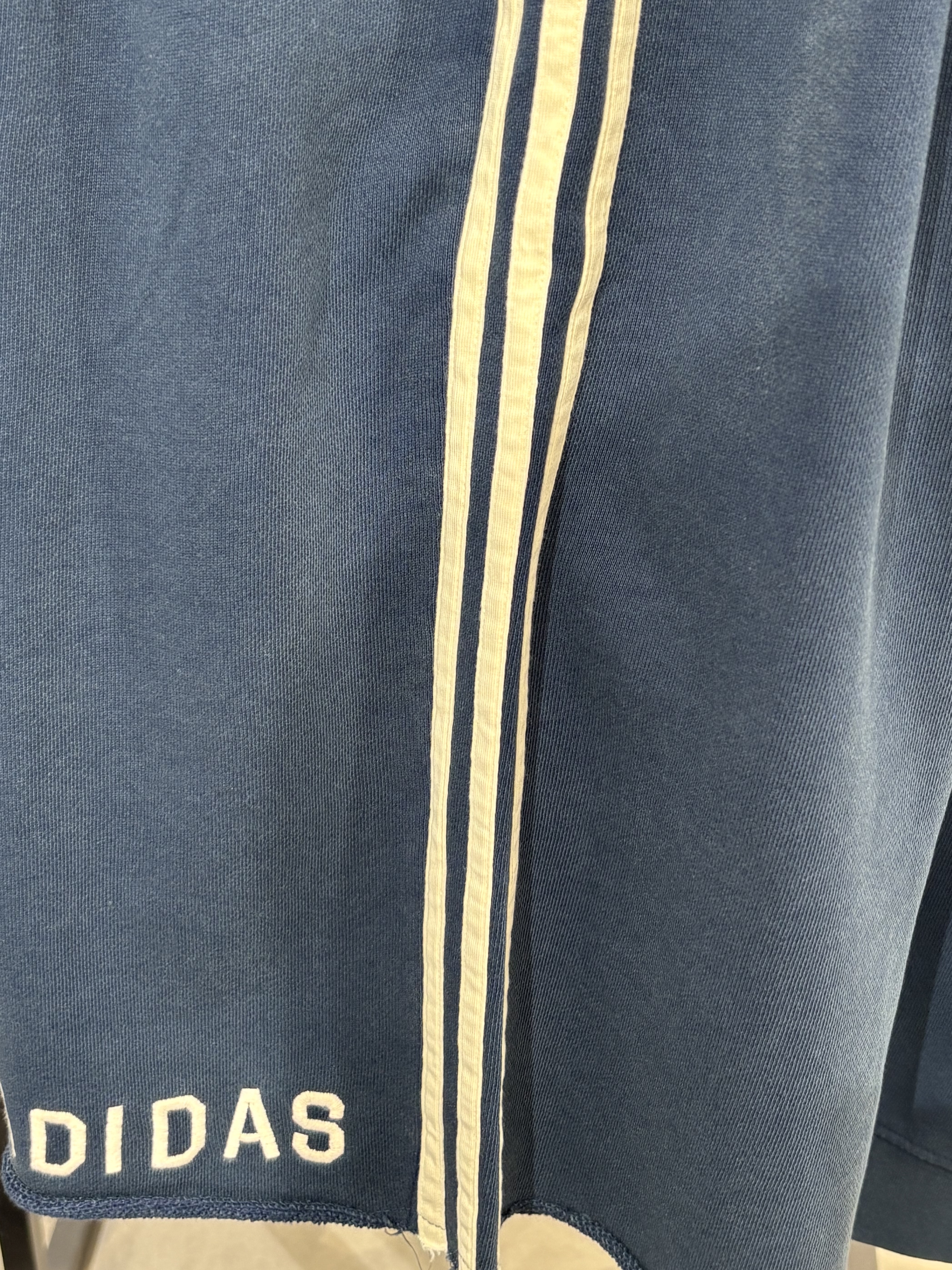 Adidas Originals Graphic Sweatshorts Night Indigo - KR Sizing 착용 스타일