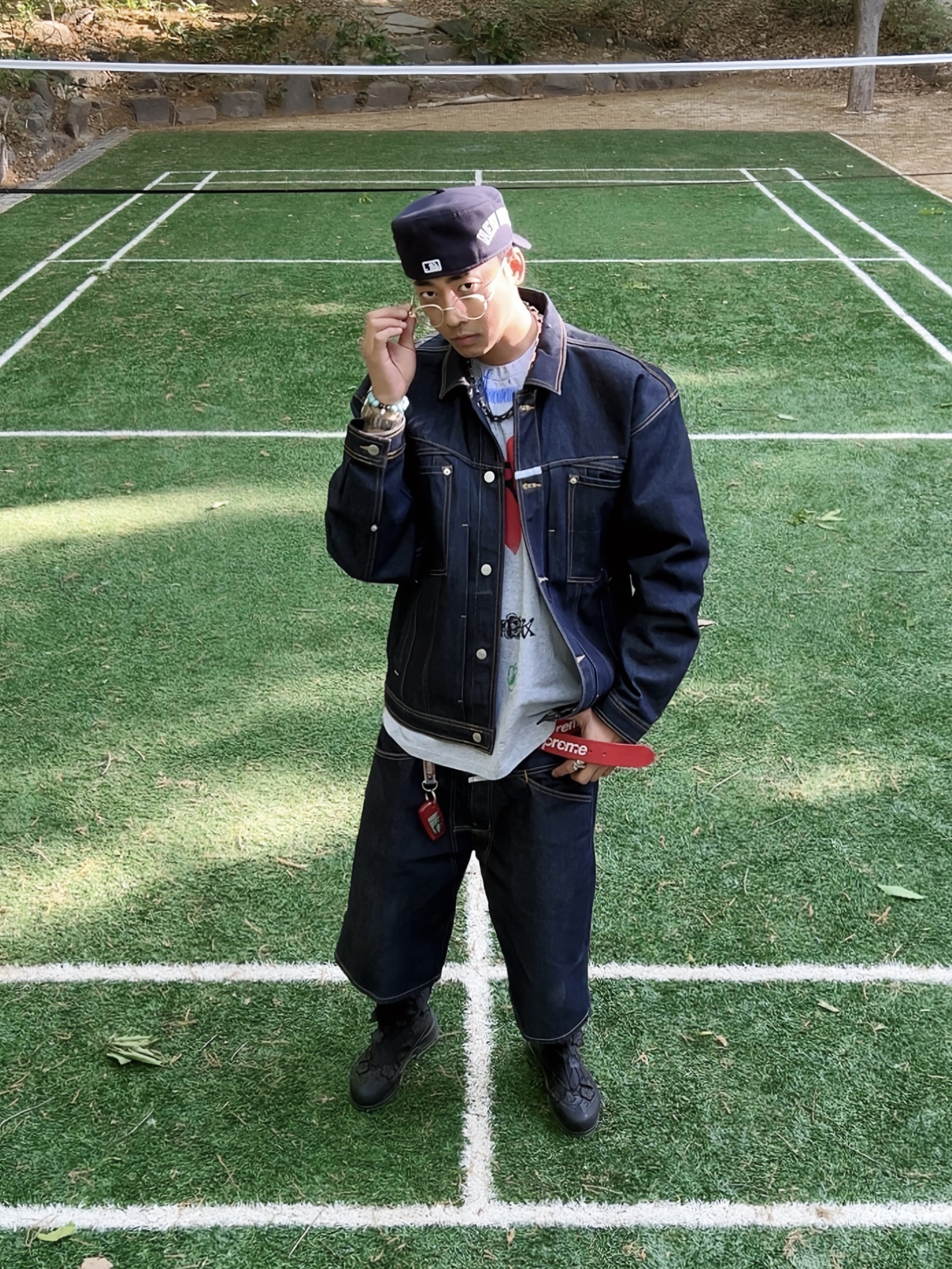 New Era MLB New York Yankees Pillbox Series Ball Cap Navy, Supreme x Marithe Francois Girbaud X-Seam Denim Trucker Jacket Rigid Indigo - 25SS 착용 스타일 - 1