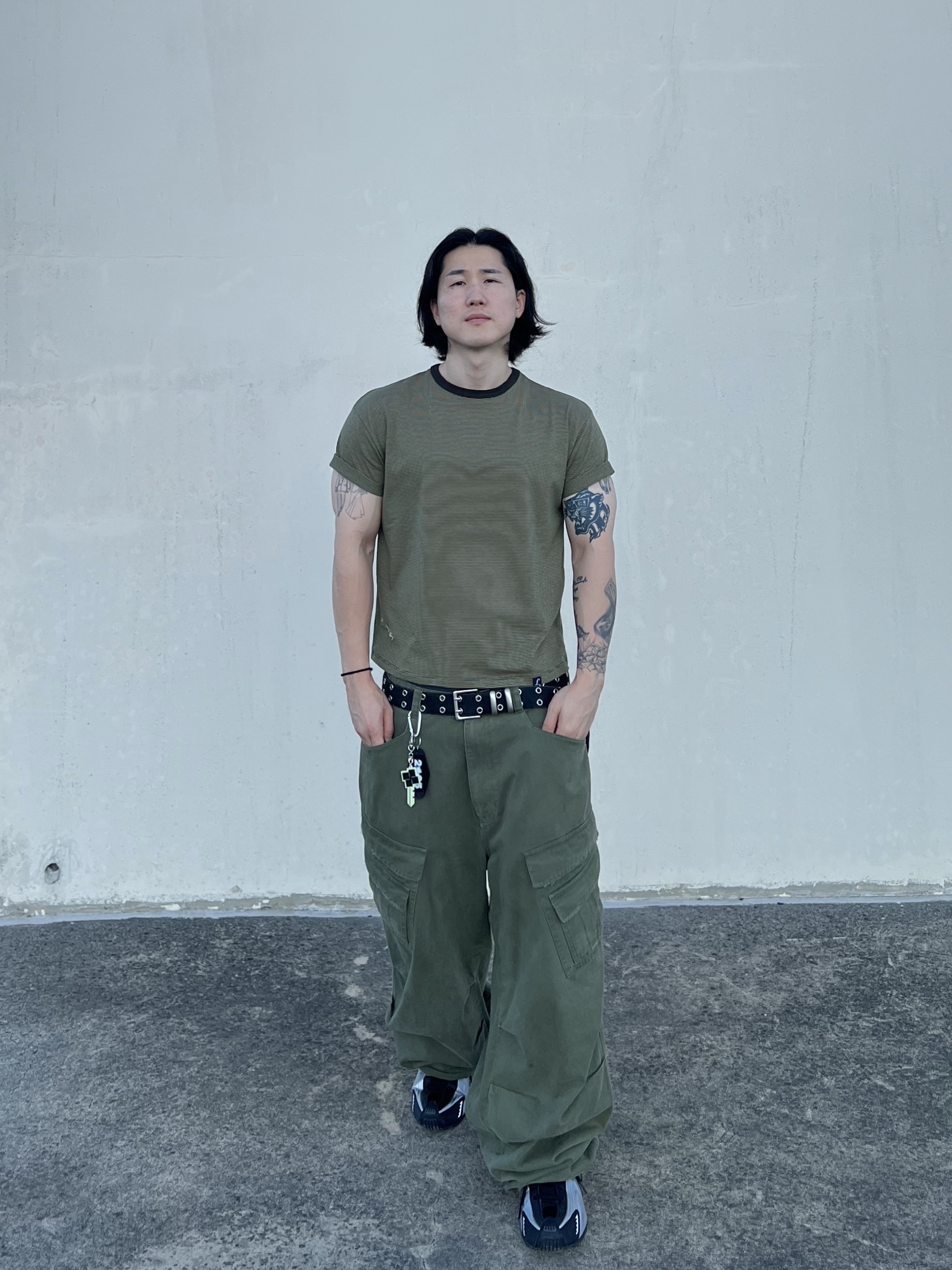 Kamien x MJD Double Hole Belt Black Shearling Calfskin, Nonnod Double Pocket Cargo Pants Vintage Khaki 착용 스타일 - 3