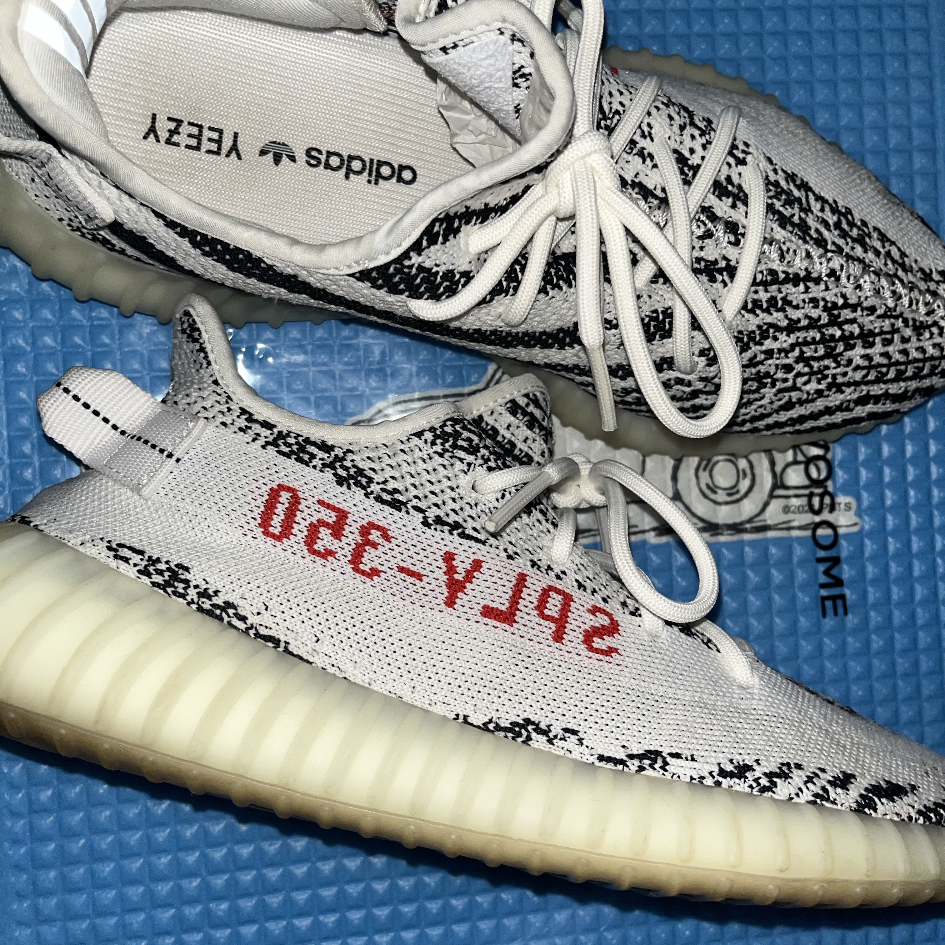 Adidas Yeezy Boost 350 V2 Zebra 2017/2019/2020 착용 스타일