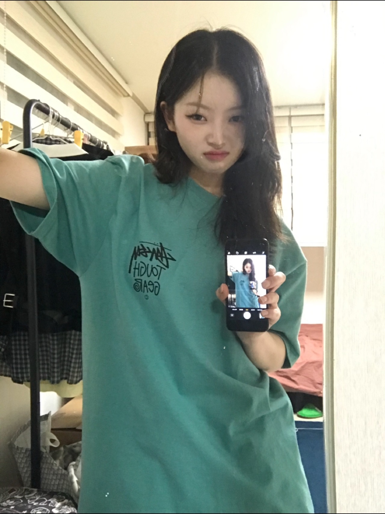 Stussy Tough Gear T-Shirt Ocean 착용 스타일 - 1