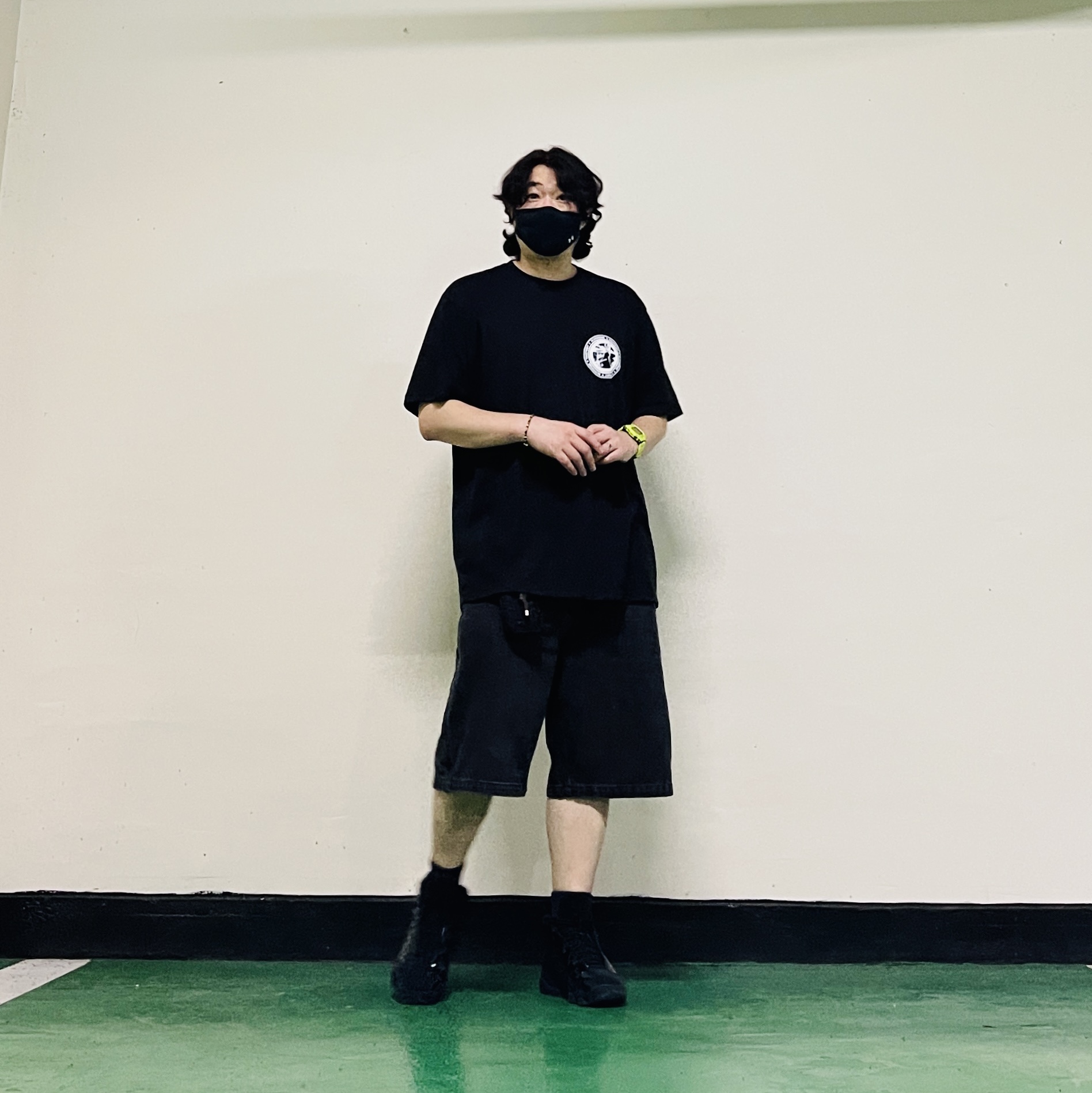 Jordan 13 Retro Cap and Gown, Supreme Devotion T-Shirt Black - 25FW 착용 스타일 - 2