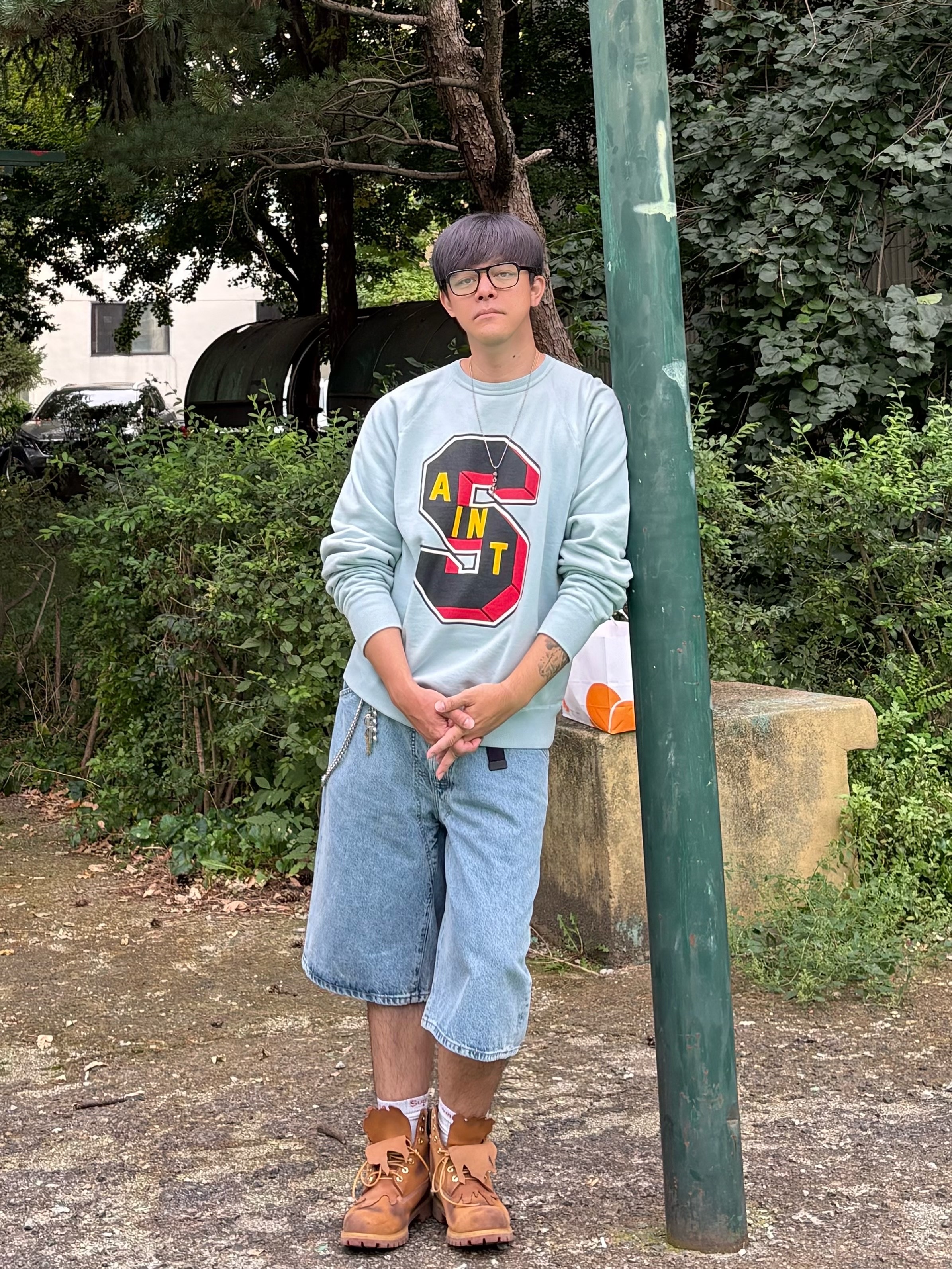 Hansroom Chrome Hearts ONE Ball Tiny Cross Charm 1P Dia, Supreme x Marithe Francois Girbaud X-Seam Baggy Denim Shorts Washed Indigo - 25SS 착용 스타일 - 2