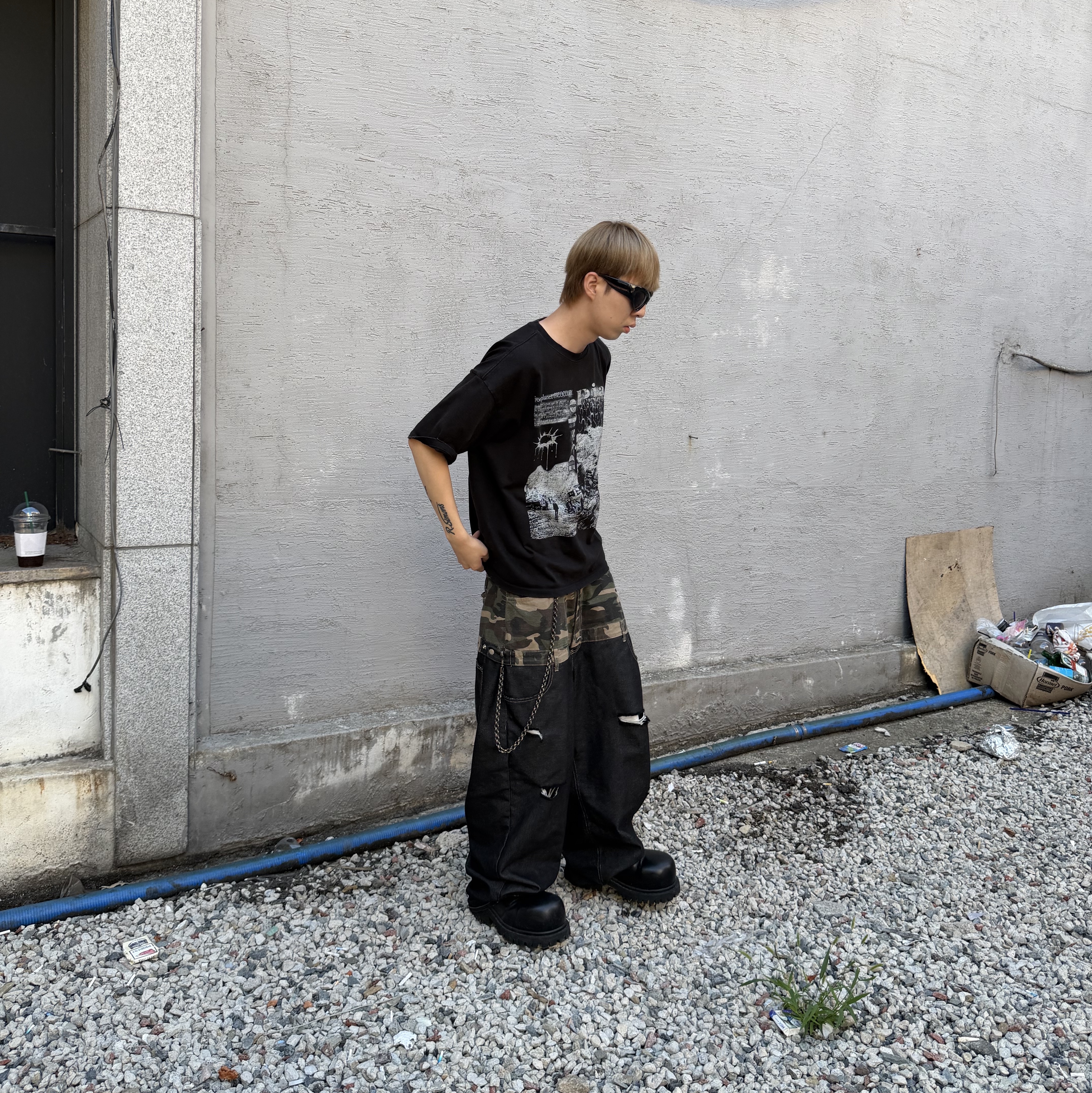 preoccupy Dystopia Planet T-shirt 착용 스타일 - 2