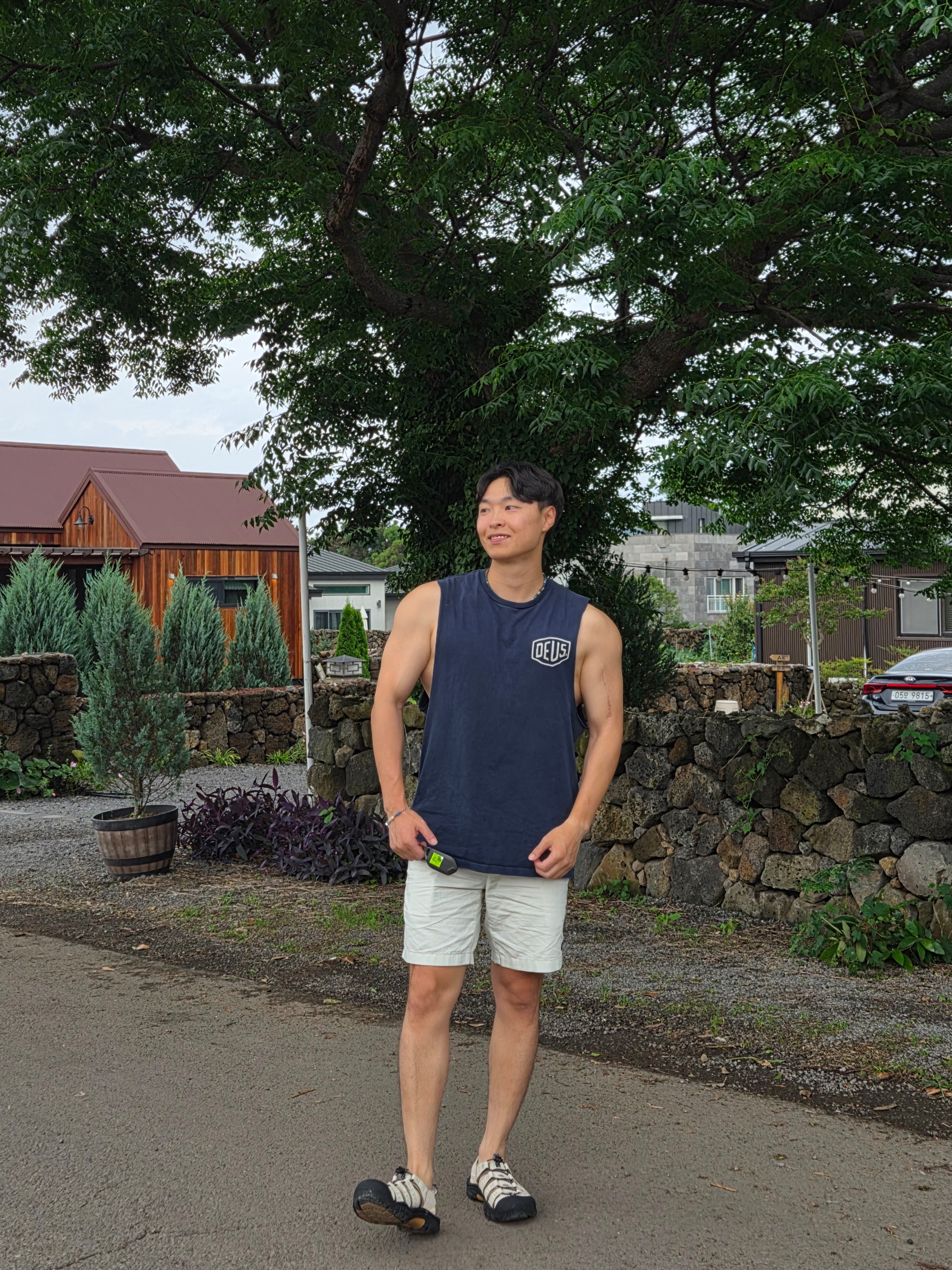 Deus Ex Machina Seoul Address T-Shirt Navy, Keen x Gramicci Newport Retro Natural Ponderosa Pine 착용 스타일 - 10