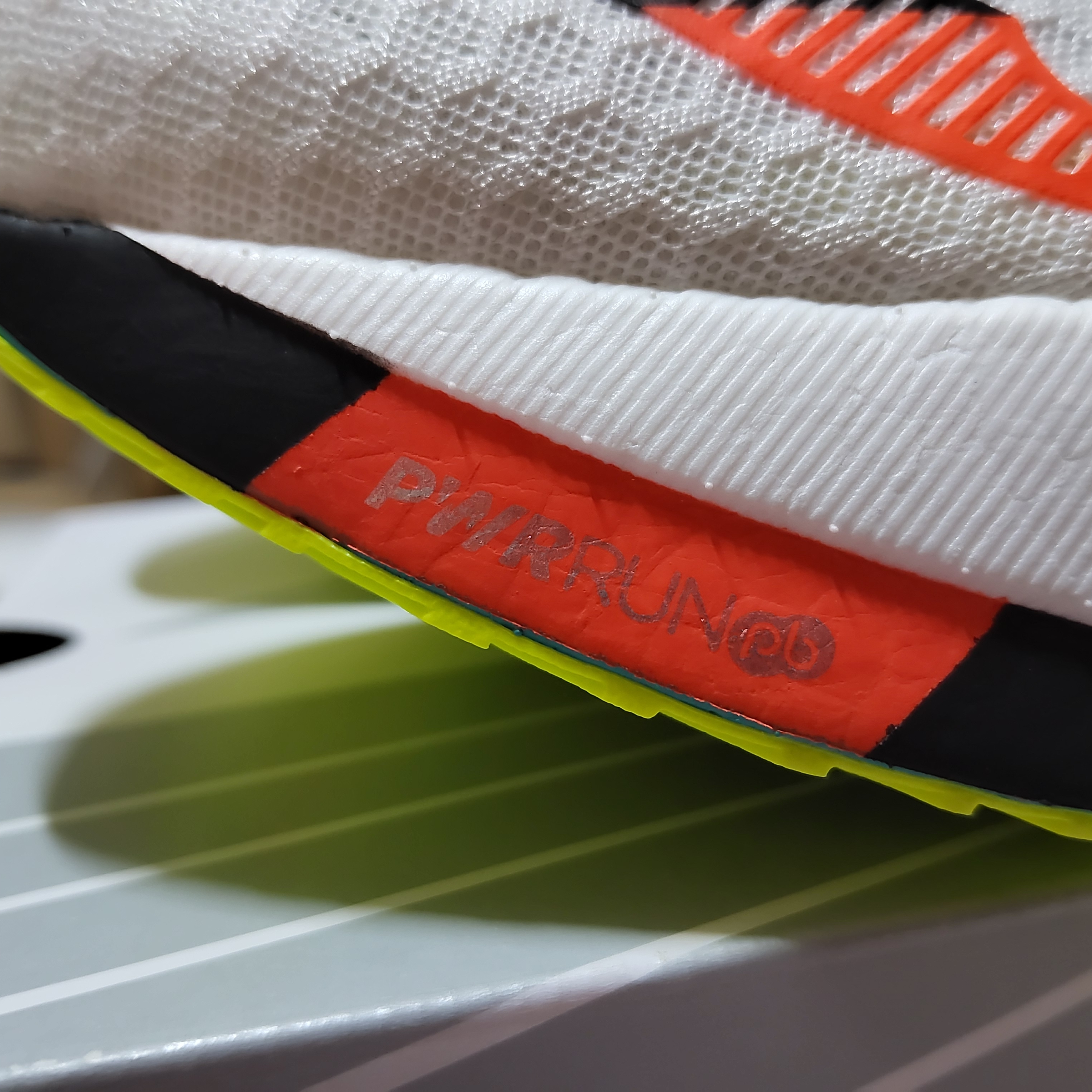 Saucony Endorphin Pro 4 White Mutant 착용 스타일 - 5