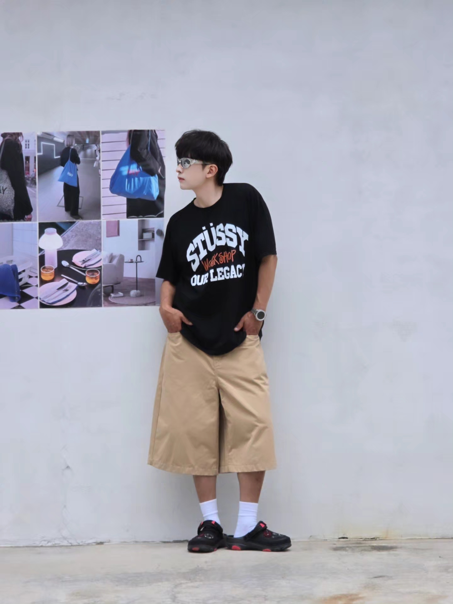 Stussy x Our Legacy Work Shop Pigment Dyed Collegiate T-Shirt Black, Crocs x Staple Classic All Terrain Clog Black 착용 스타일 - 3