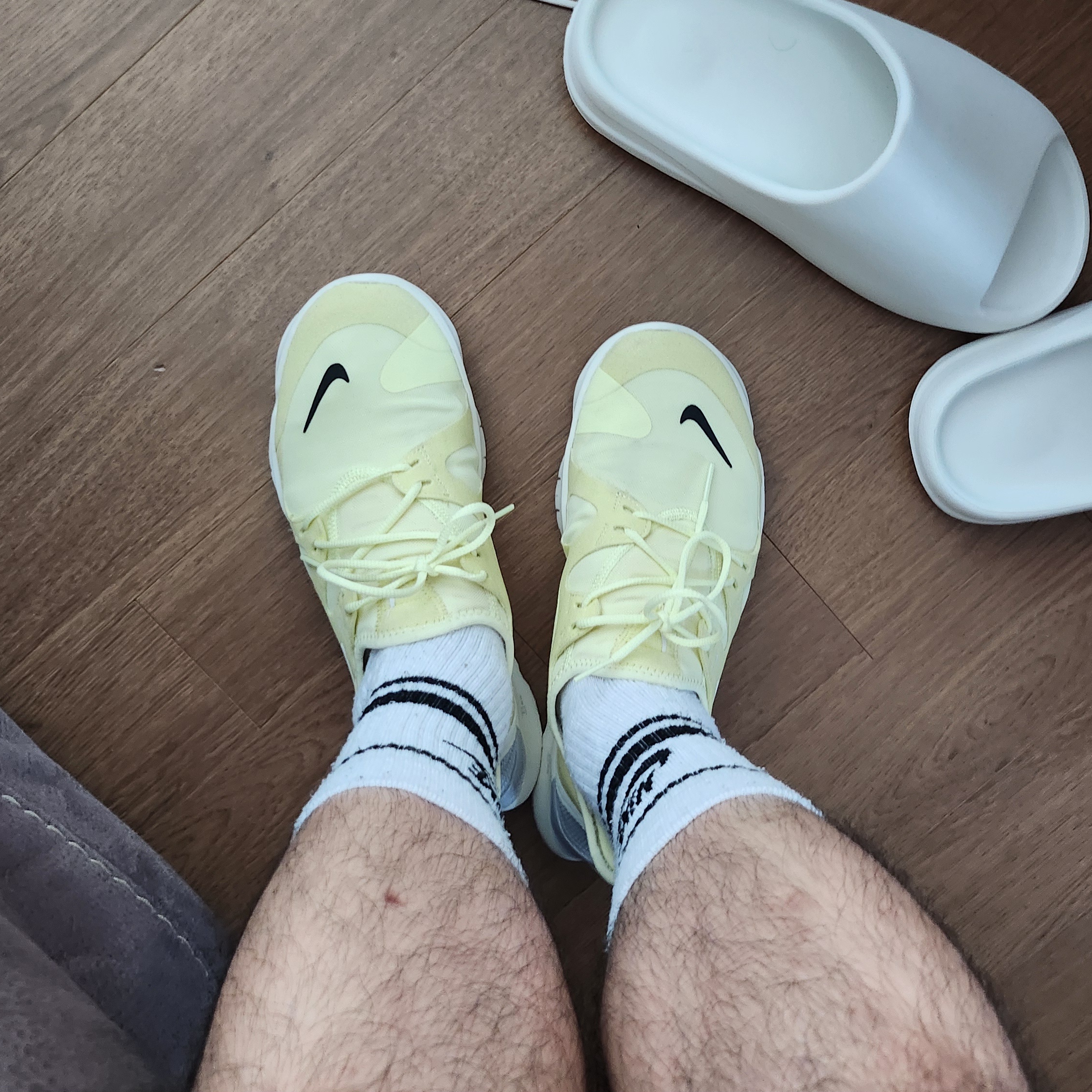 Nike Free RN 5.0 Luminous Green 착용 스타일 - 4
