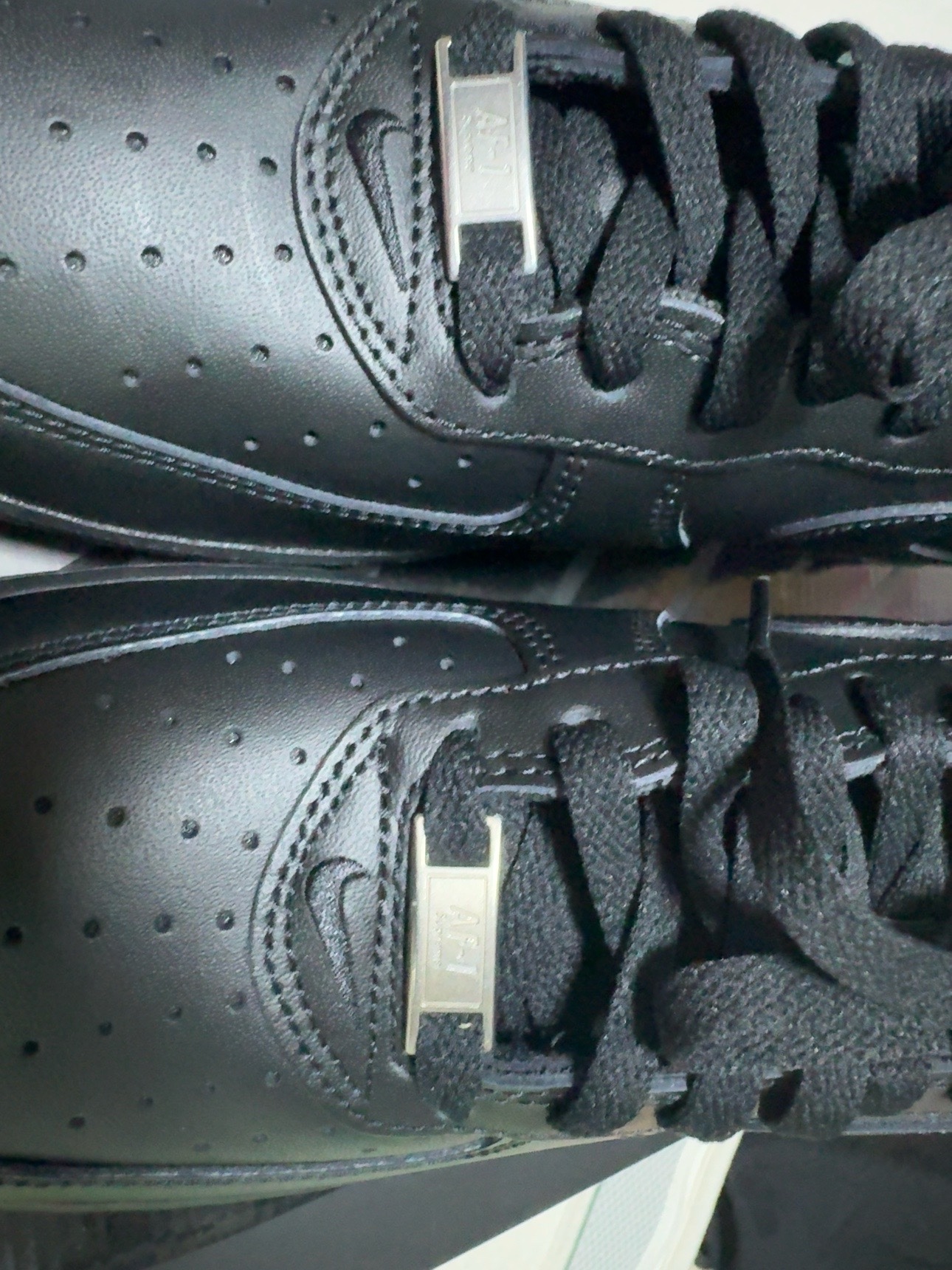 Nike x Supreme Air Force 1 Low Black 착용 스타일