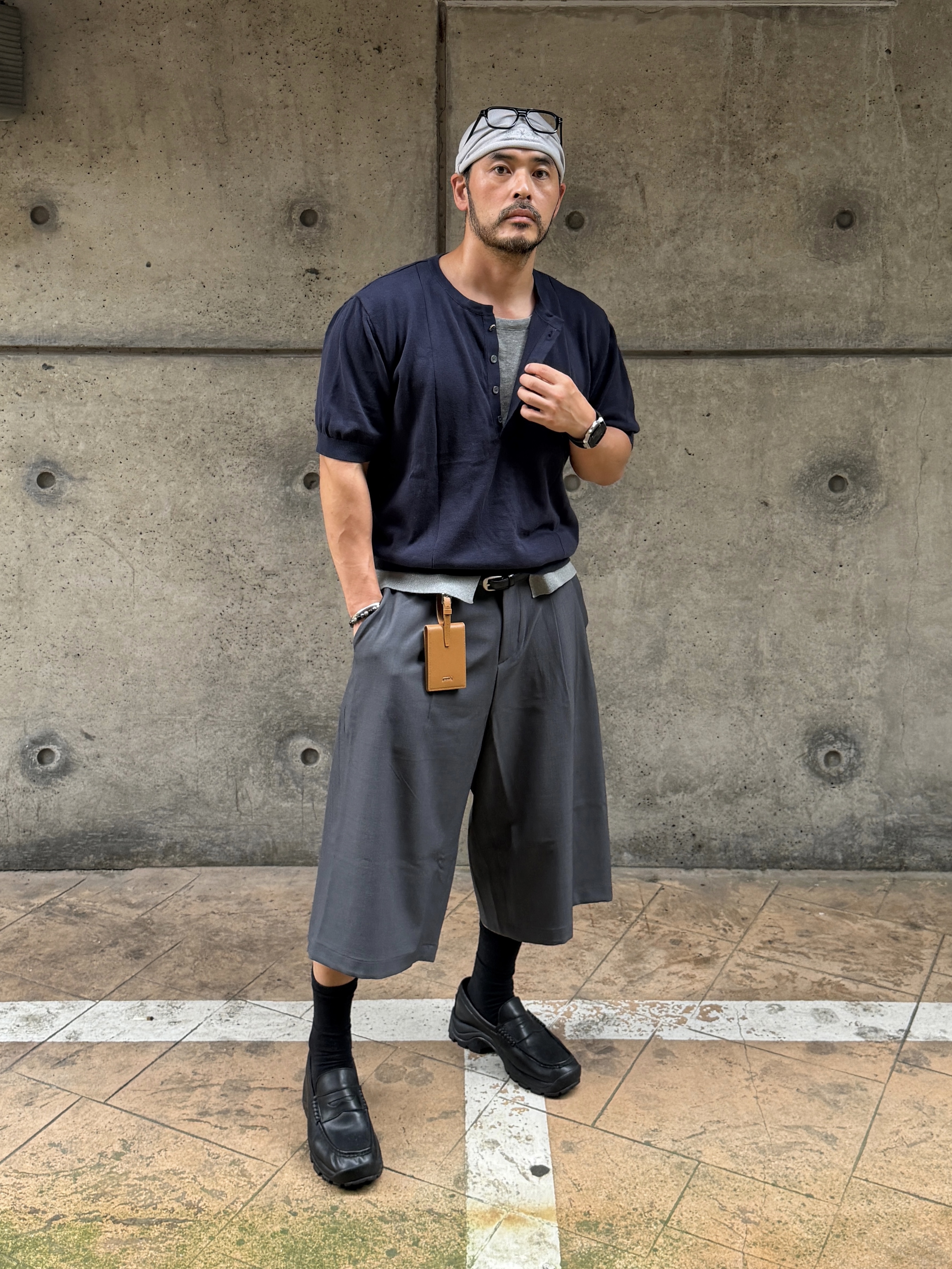 Yase Crush Horsehide Derby Black 착용 스타일 - 1