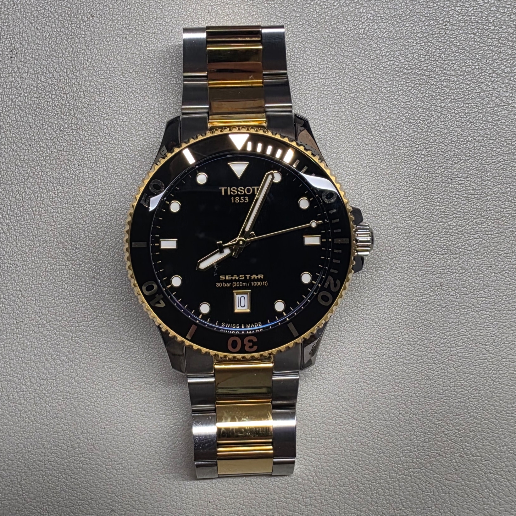 Tissot Seastar 1000 Quartz 40mm Stainless Steel Black 착용 스타일