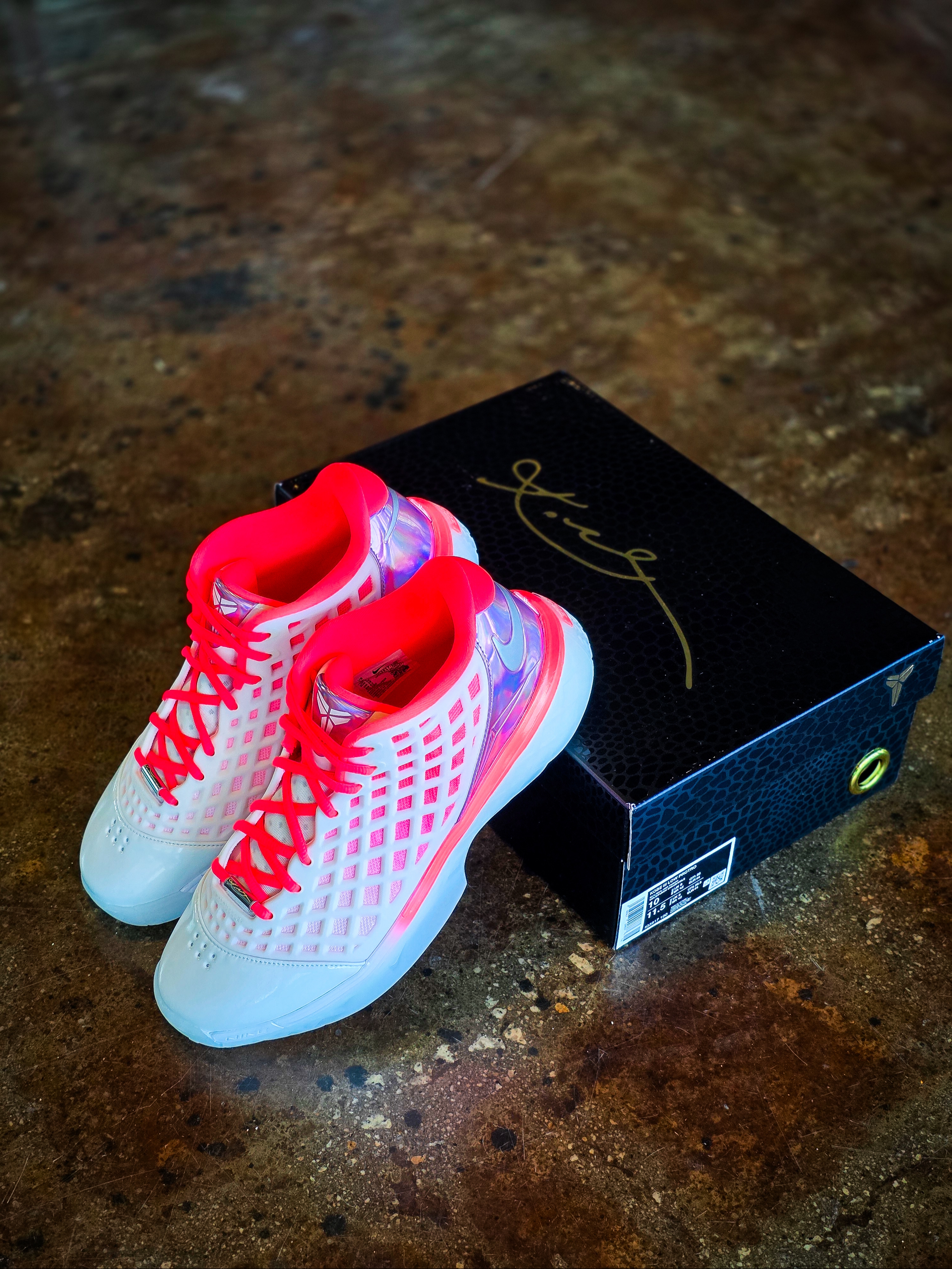 Nike Kobe 3 Low Protro Sail and Hot Punch 착용 스타일 - 10