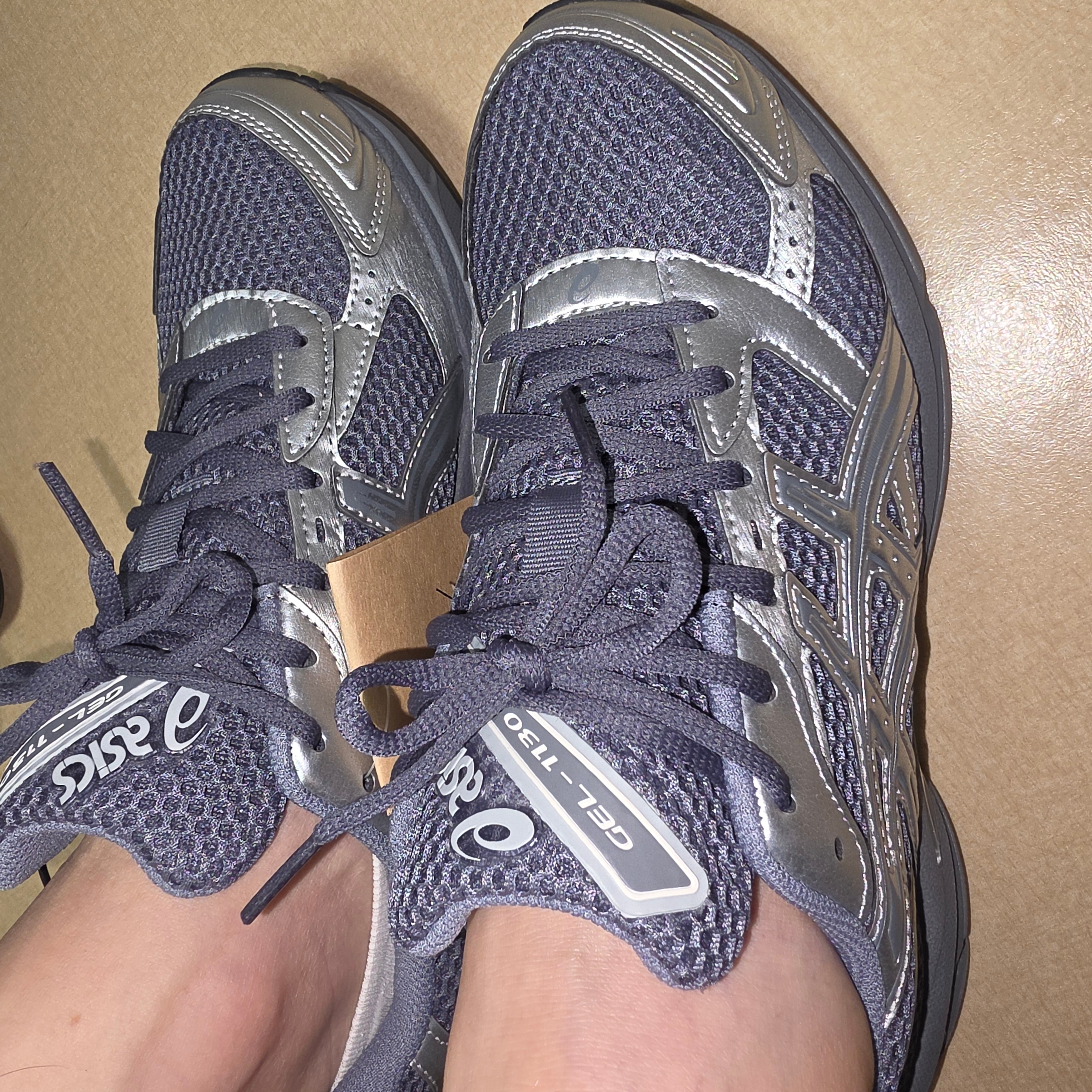 Asics Gel-1130 Steel Grey Pure Silver 착용 스타일
