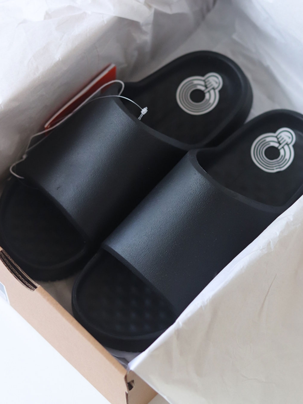 Nike Calm 2.0 Slides Black, (W) Nike Calm 2.0 Slides Black 착용 스타일