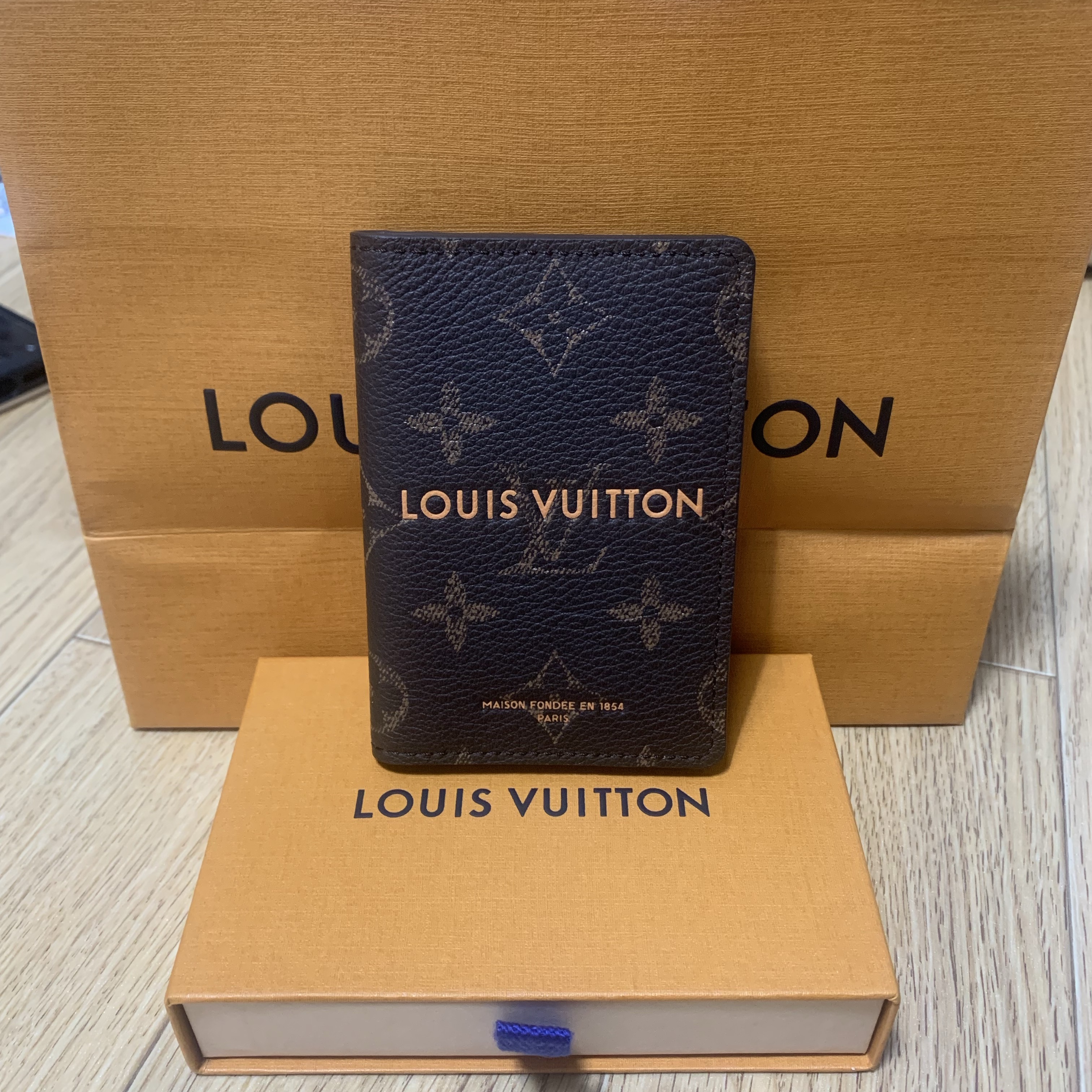 Louis Vuitton Pocket Organizer Monogram 착용 스타일 - 1