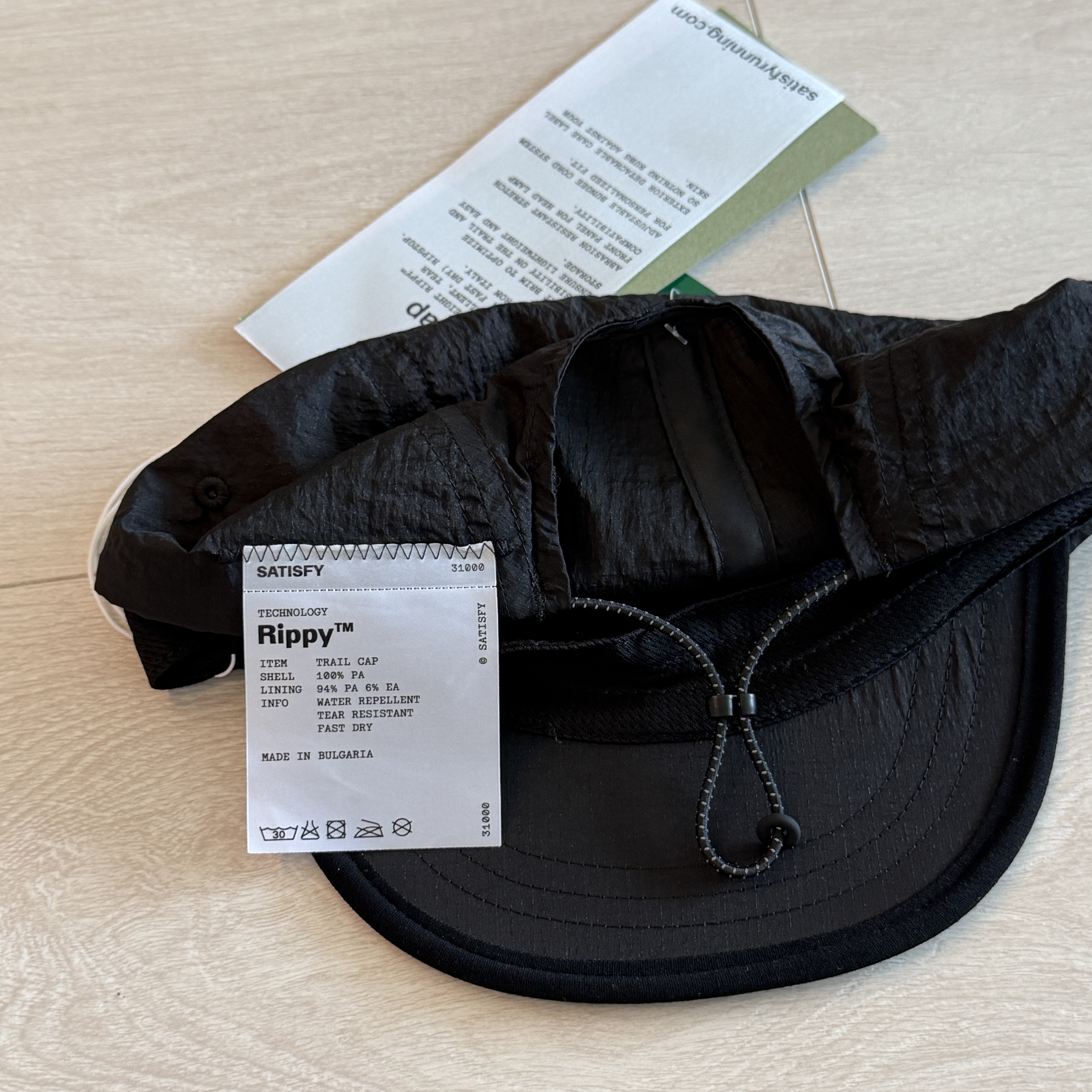 Satisfy Re-Possessed Rippy Trail Cap Black 착용 스타일 - 2