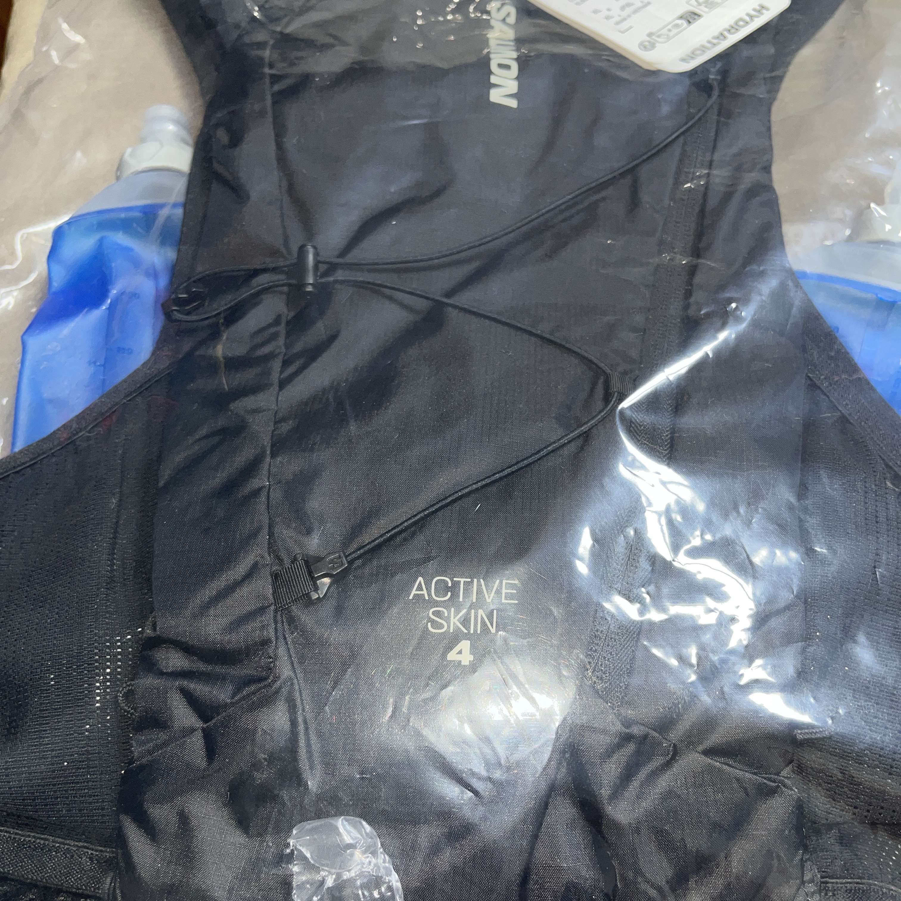 Salomon Active Skin 4 Set Black Metal 착용 스타일