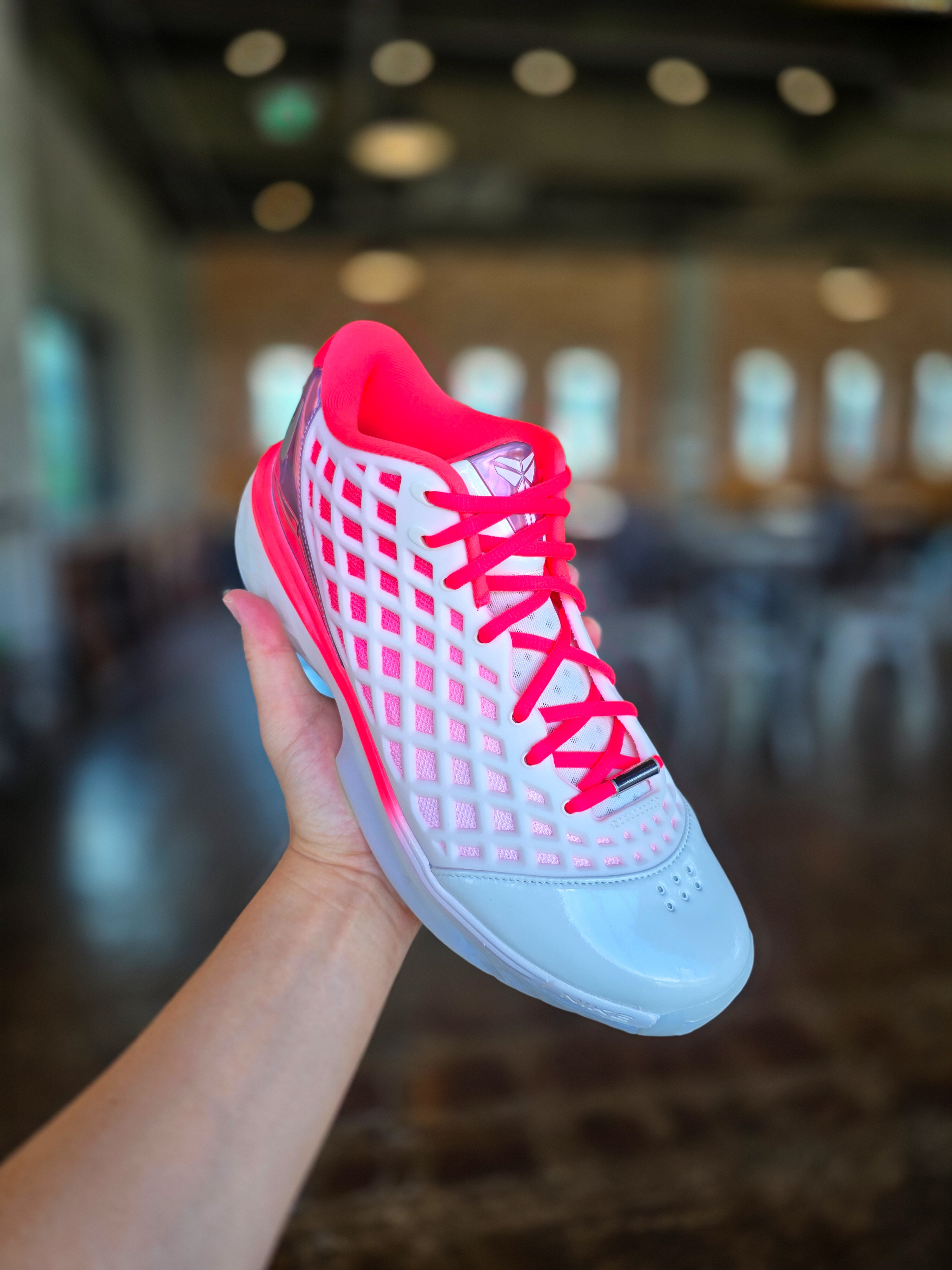 Nike Kobe 3 Low Protro Sail and Hot Punch 착용 스타일 - 7