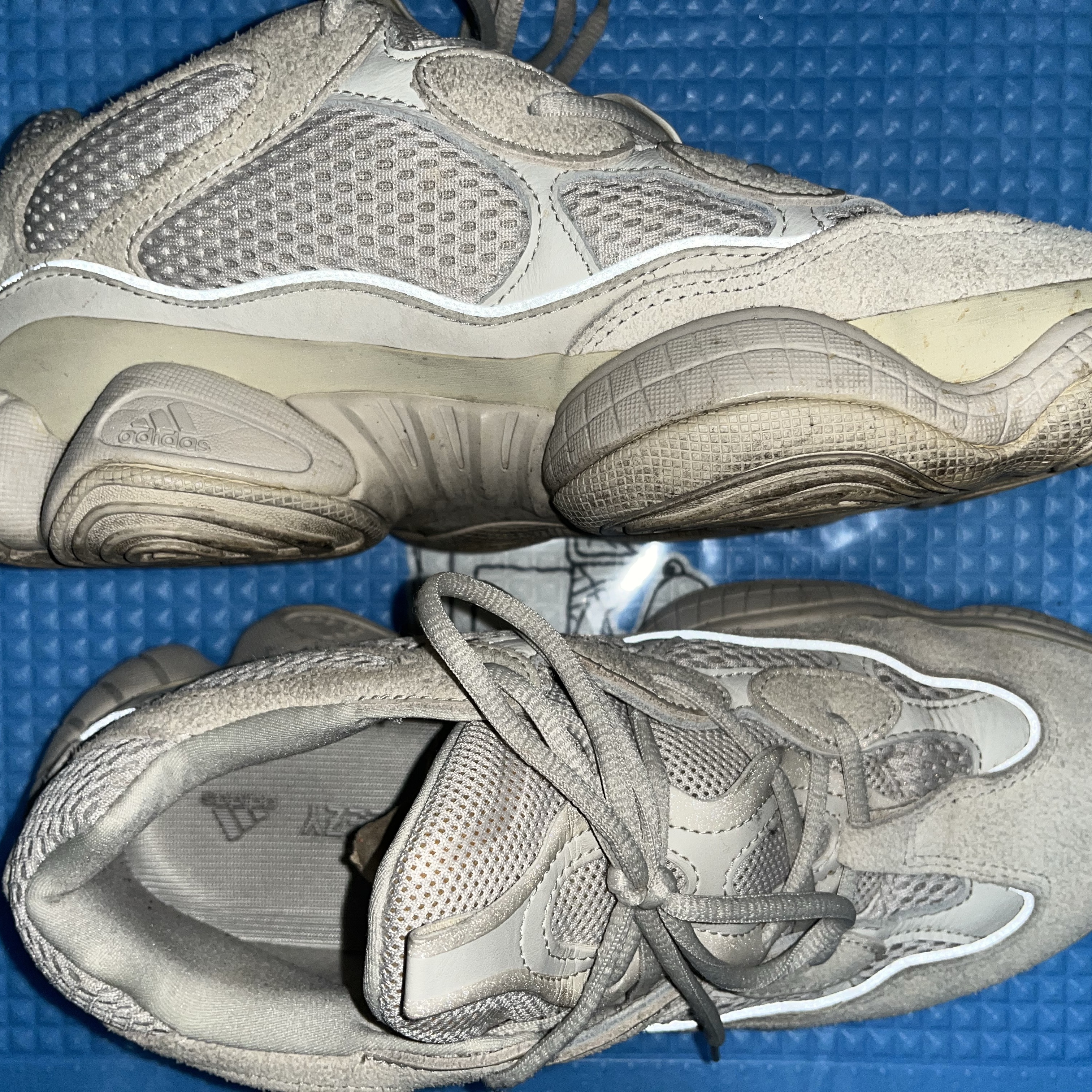 Adidas Yeezy 500 Blush 2022 착용 스타일