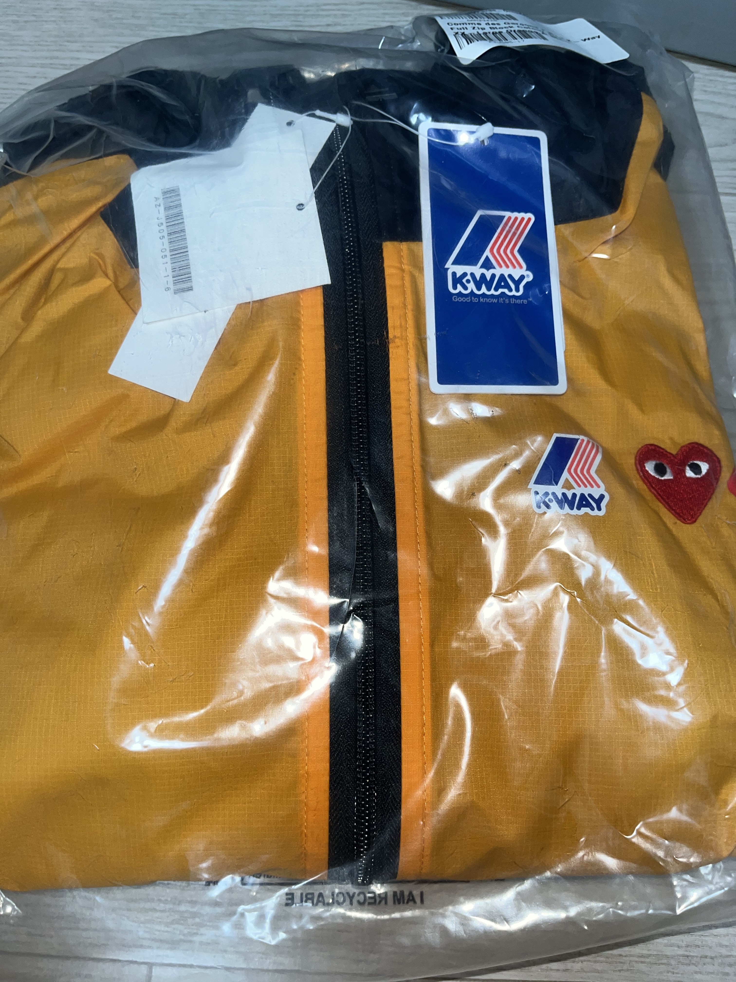 Play Comme des Garcons x K-Way Full Zip Jacket Orange Black 착용 스타일