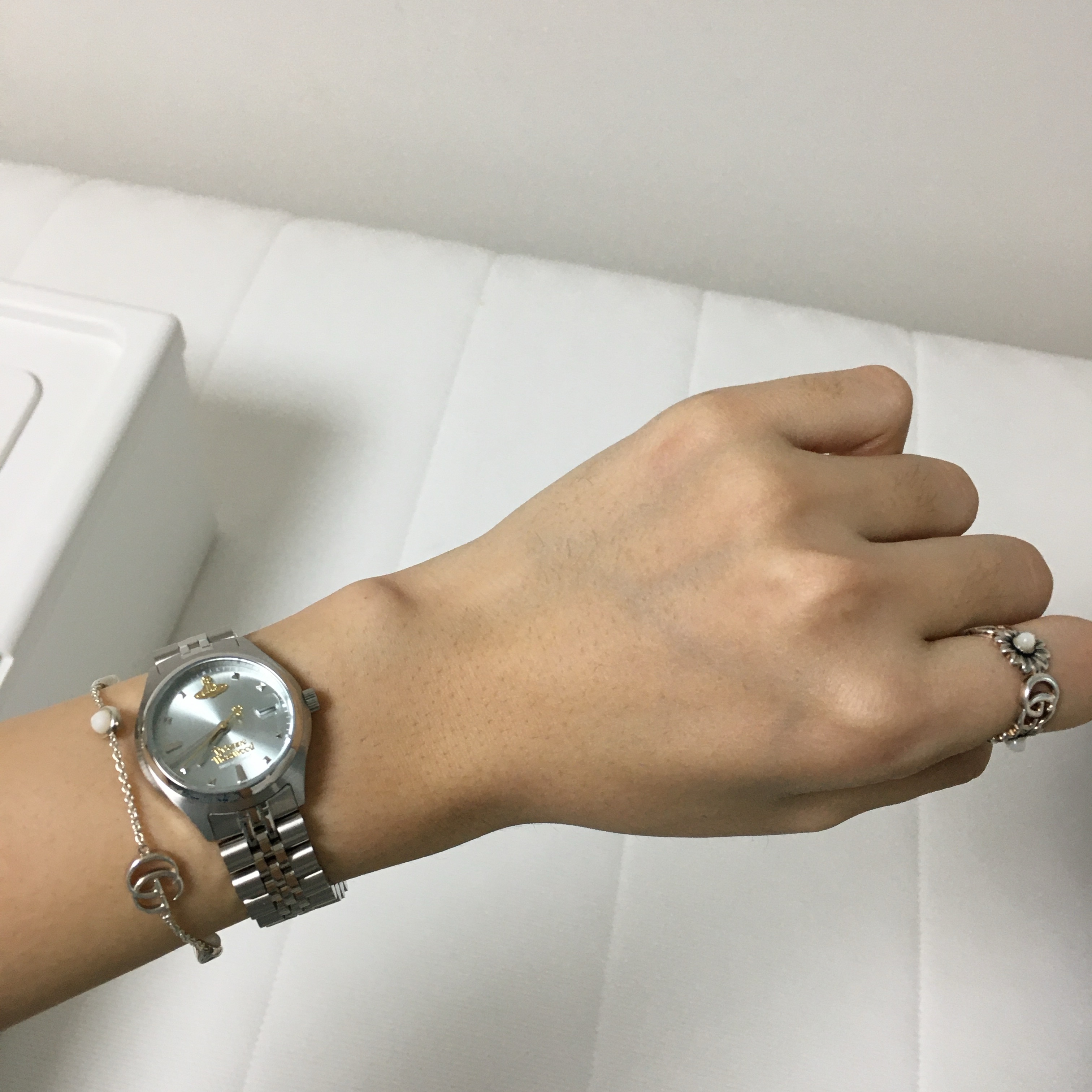 Casio LTP-V007L-7B2, Vivienne Westwood Medal VV019BK 착용 스타일 - 2