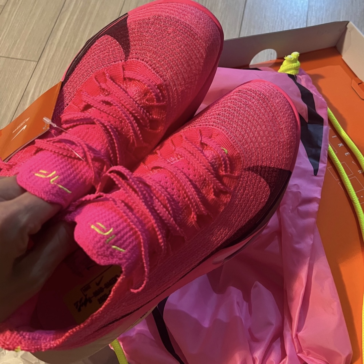 (W) Nike Air Zoom Alphafly Next% 3 Hyper Pink Crimson Tint 착용 스타일
