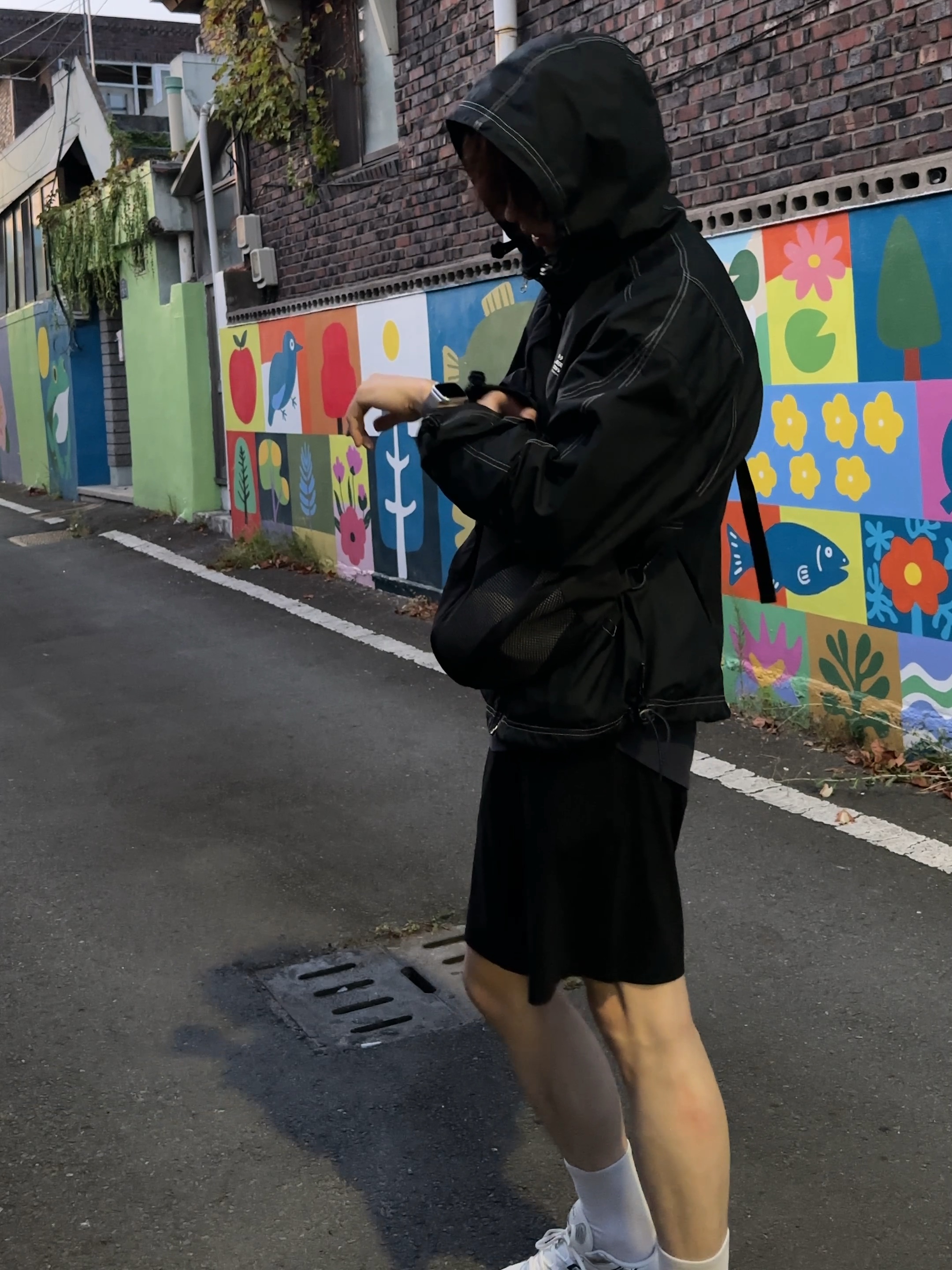 Converse x Ader Error Shapes Light Jacket Converse Black, Asics Gel-Stratus MC Cream Pure Silver 착용 스타일 - 1