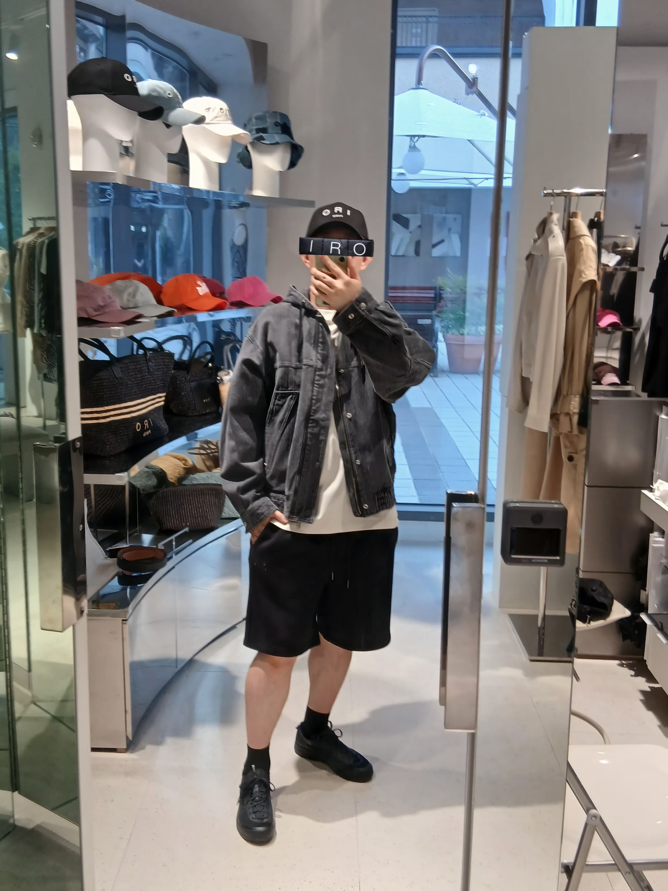 Iro Troyes Iro Logo Embroidery Washed Denim Ball Cap Blue, Iro Essential Cotton Logo Ball Cap Black 착용 스타일 - 3