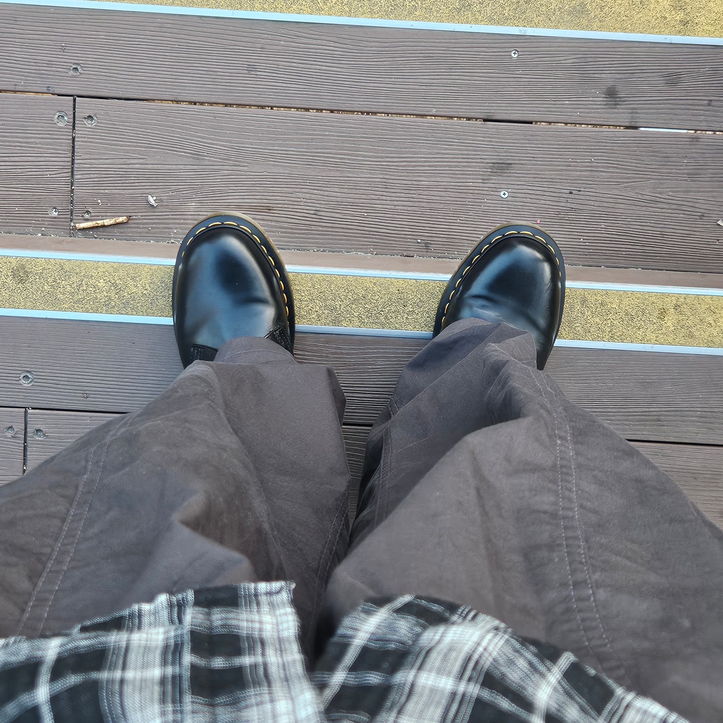 Dr. Martens 1461 Smooth Black, Porter All New Tanker Sling Bag Zip Black 착용 스타일 - 1