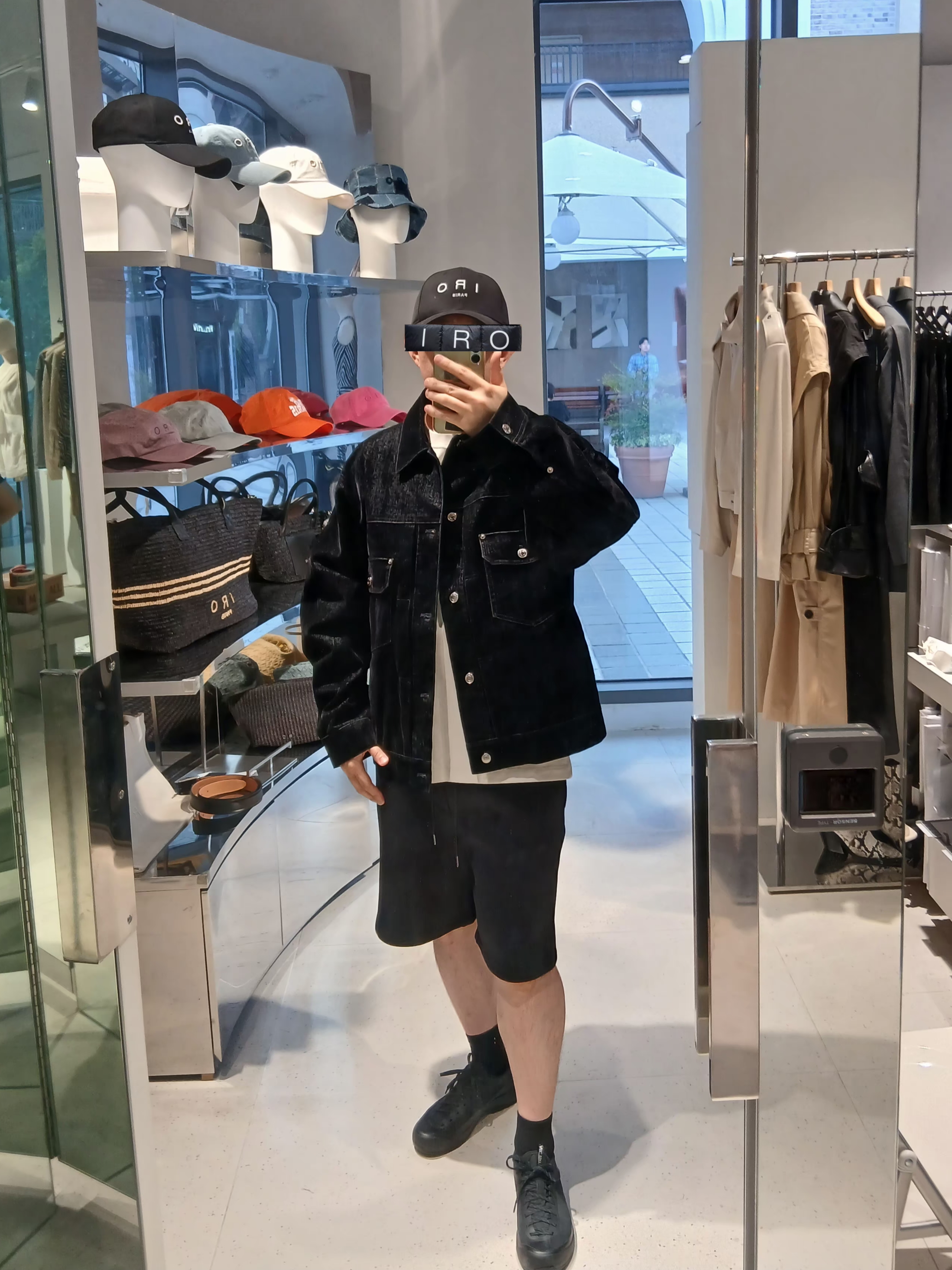 Iro Troyes Iro Logo Embroidery Washed Denim Ball Cap Blue, Iro Essential Cotton Logo Ball Cap Black 착용 스타일 - 2