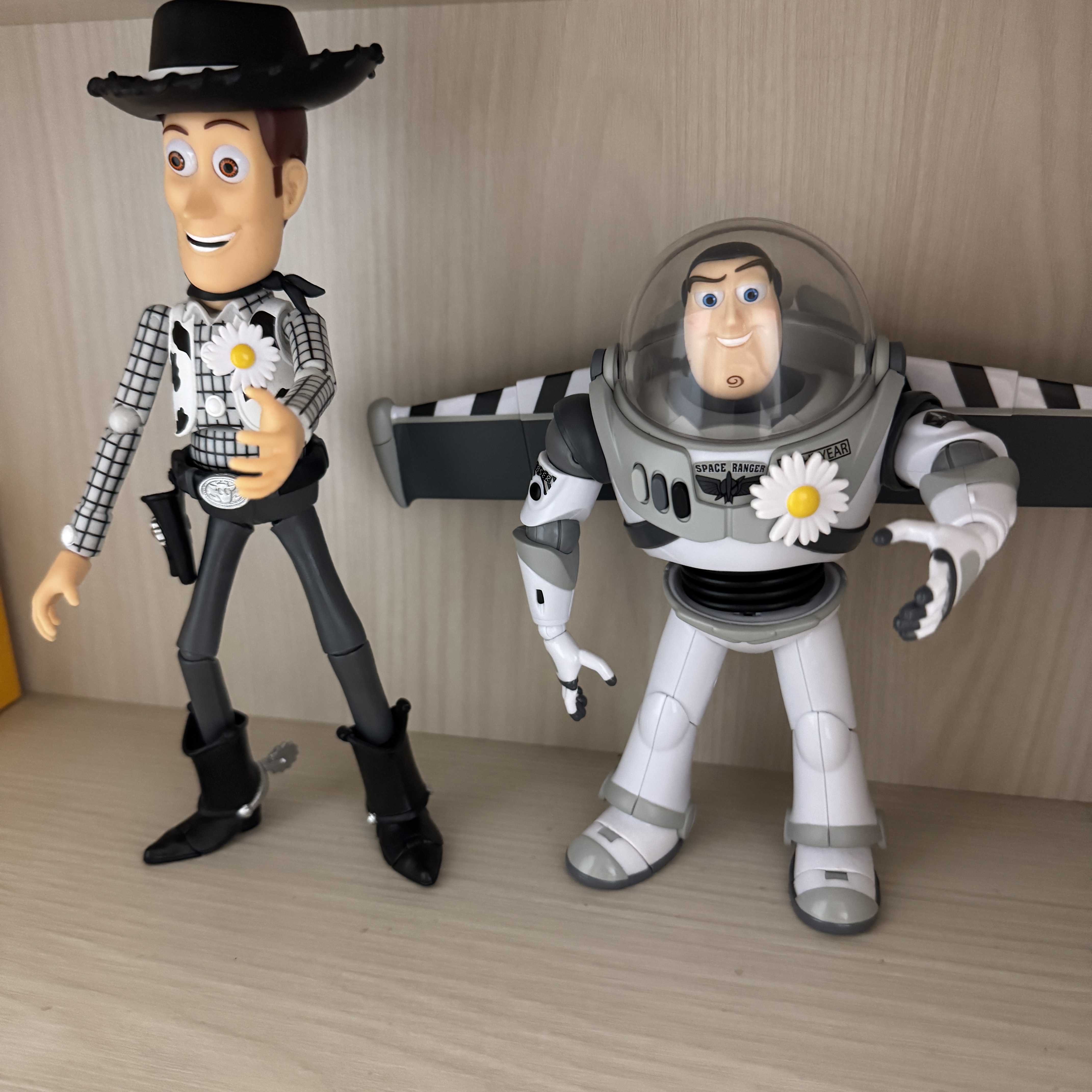Peaceminusone x Toy Story The First Fan Action Figure Woody, Peaceminusone x Toy Story The First Fan Action Figure Buzz 착용 스타일