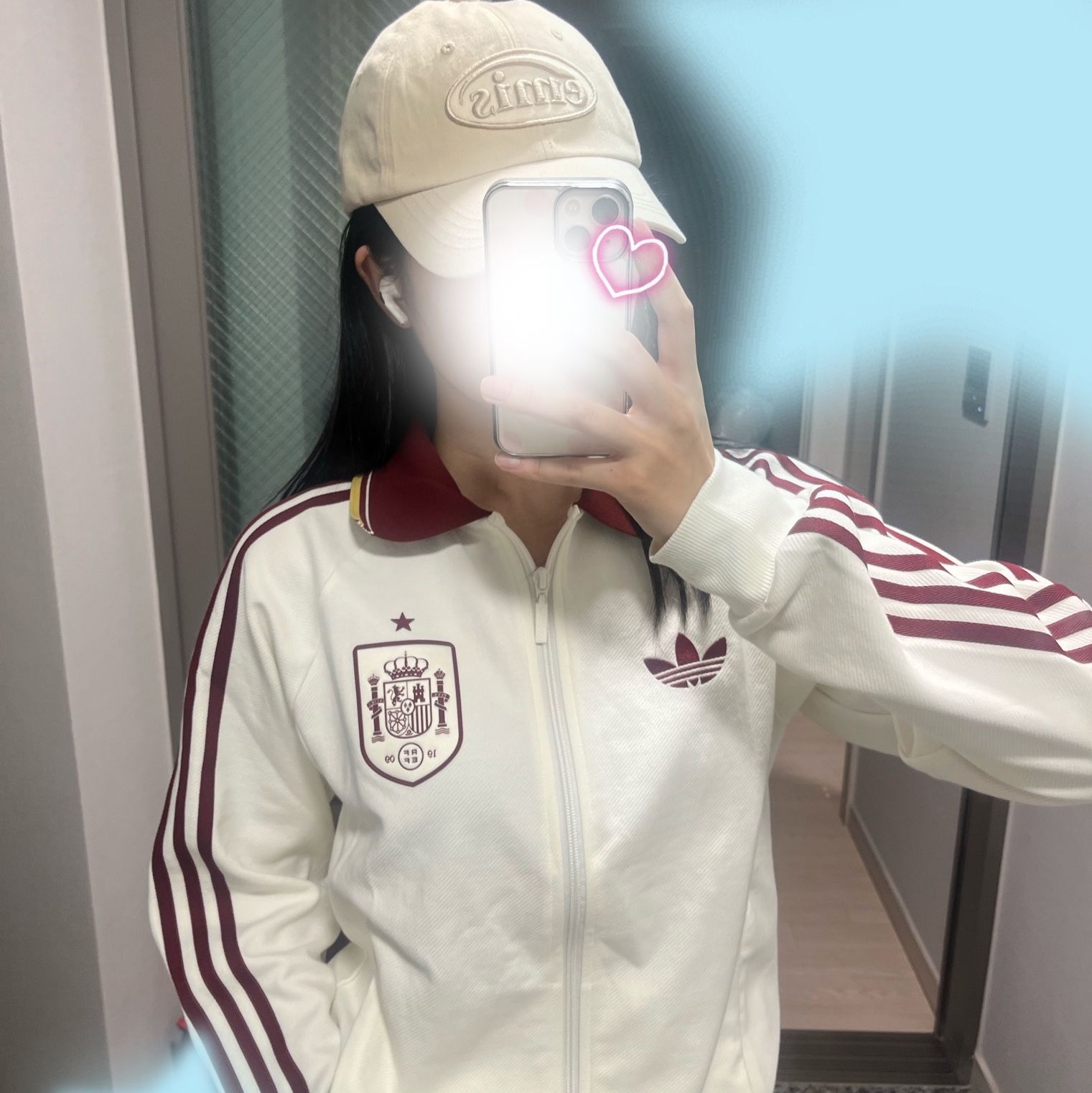 Adidas Spain Away Anthem Jacket Off White - KR Sizing (Non Marking Ver.) 착용 스타일 - 1