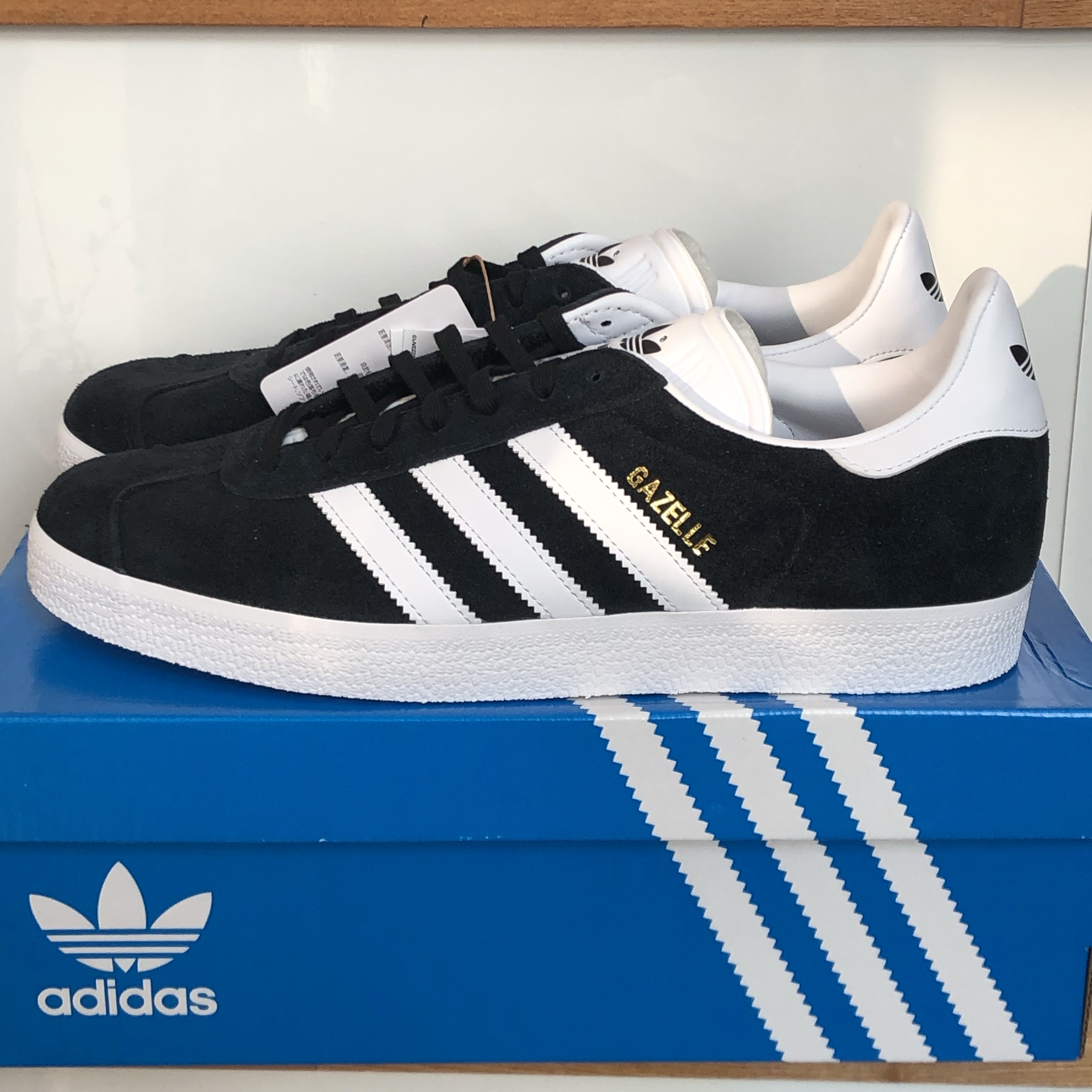 Adidas Gazelle Core Black White 착용 스타일