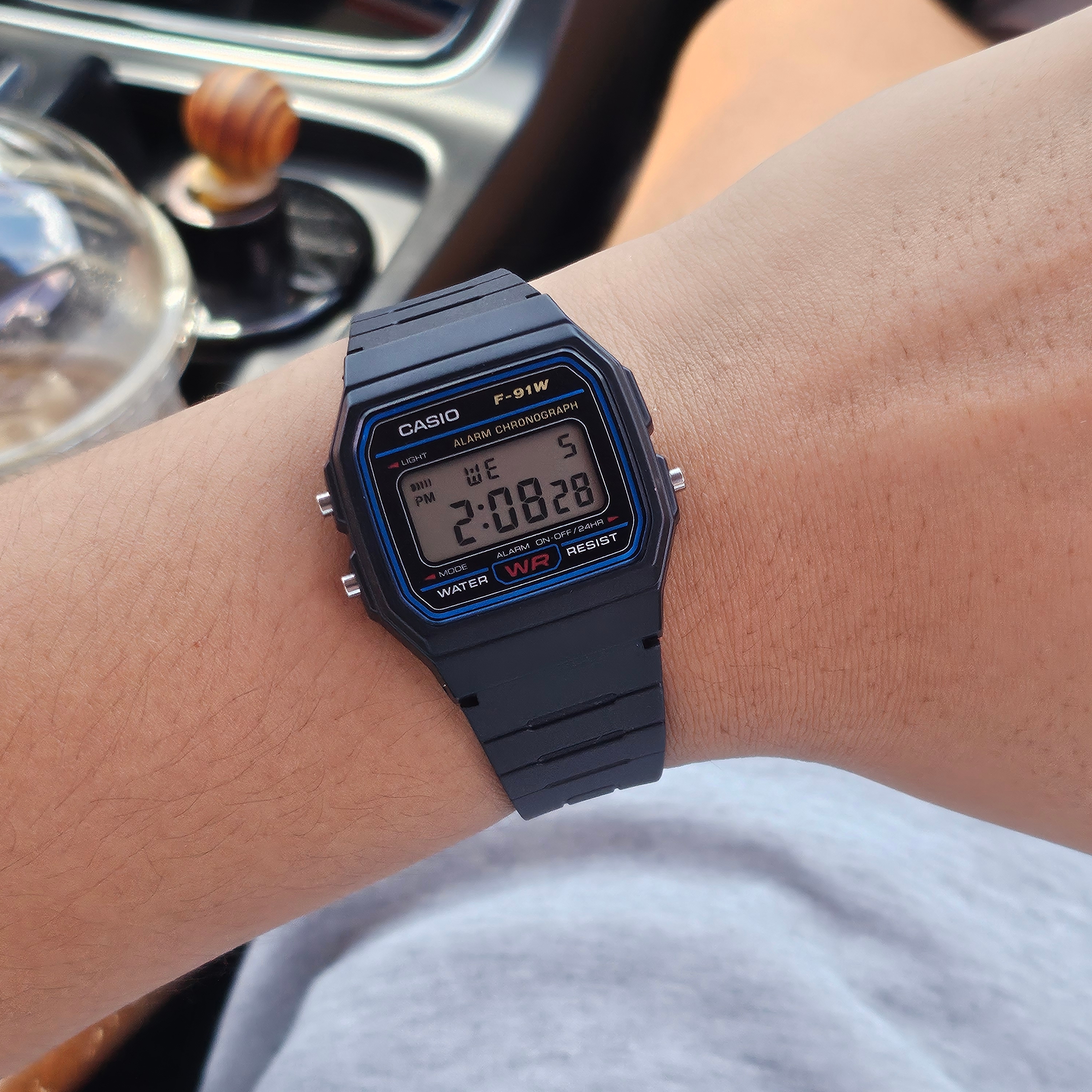 Casio F-91W-1 착용 스타일