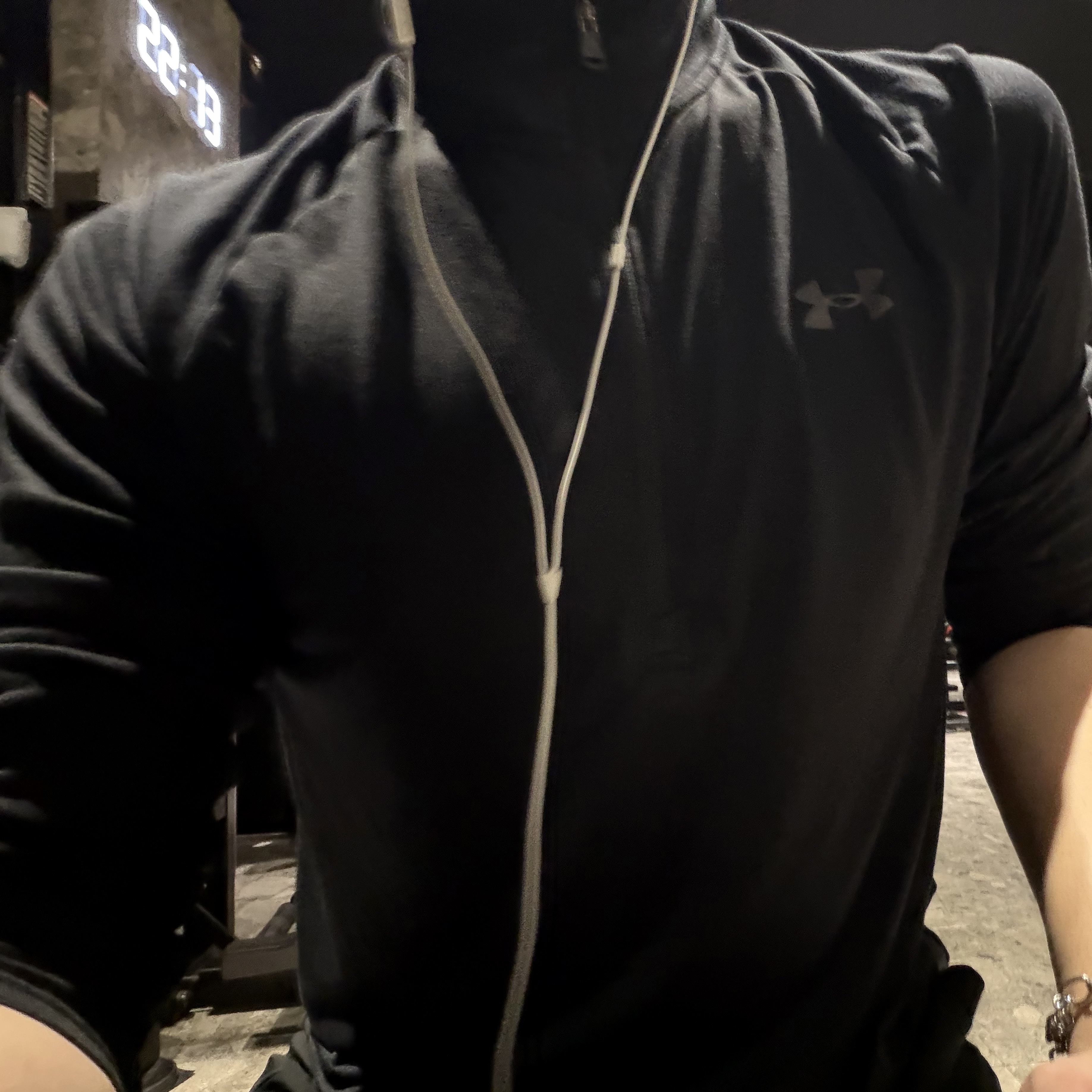 Under Armour Tech Half Zip Long Sleeve Black Charcoal 착용 스타일