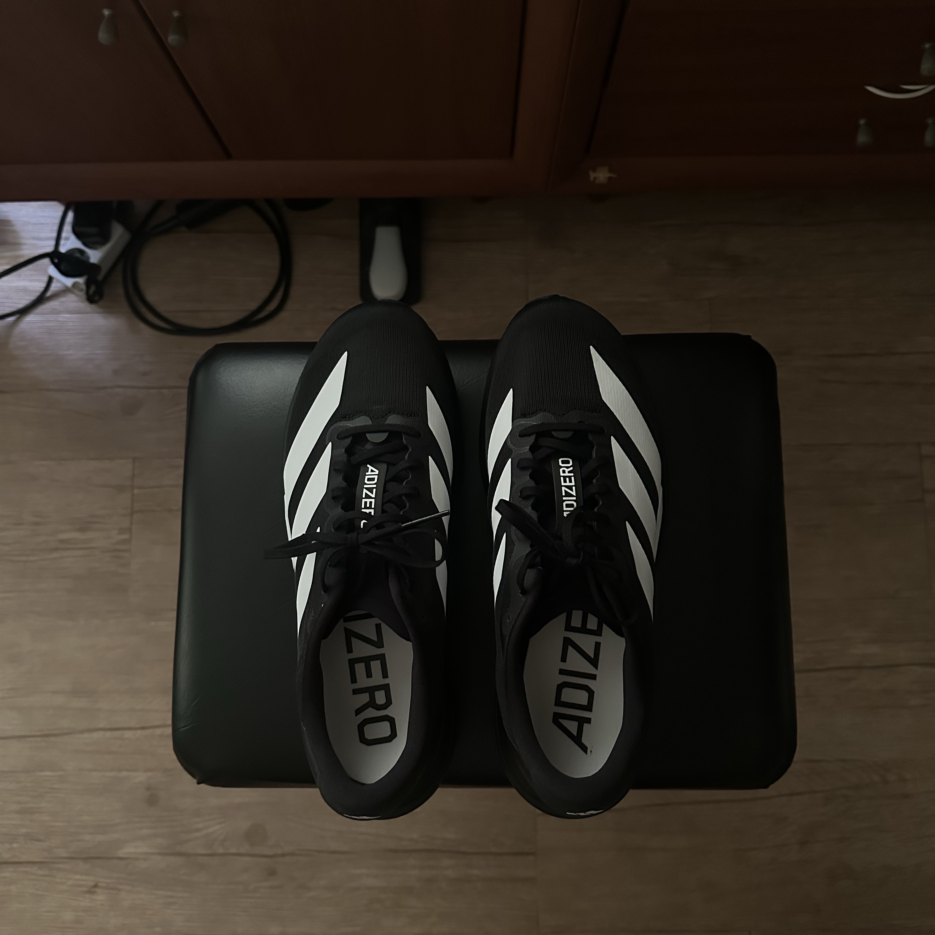 Adidas Adizero EVO SL Core Black Cloud White 착용 스타일