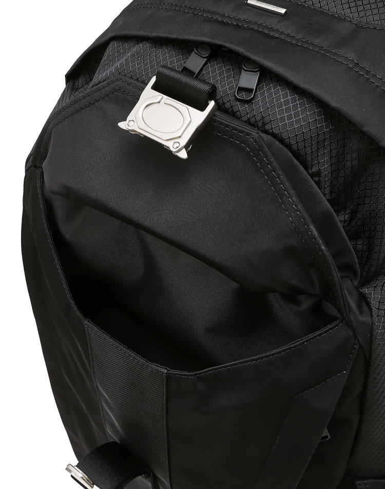 질스튜어트 맨 액세사리 블랙 로고장식 나일론 백팩 JUBA6F111BK(Jillstuart Men's Acc Black Logo Detail Nylon Backpack) - 3