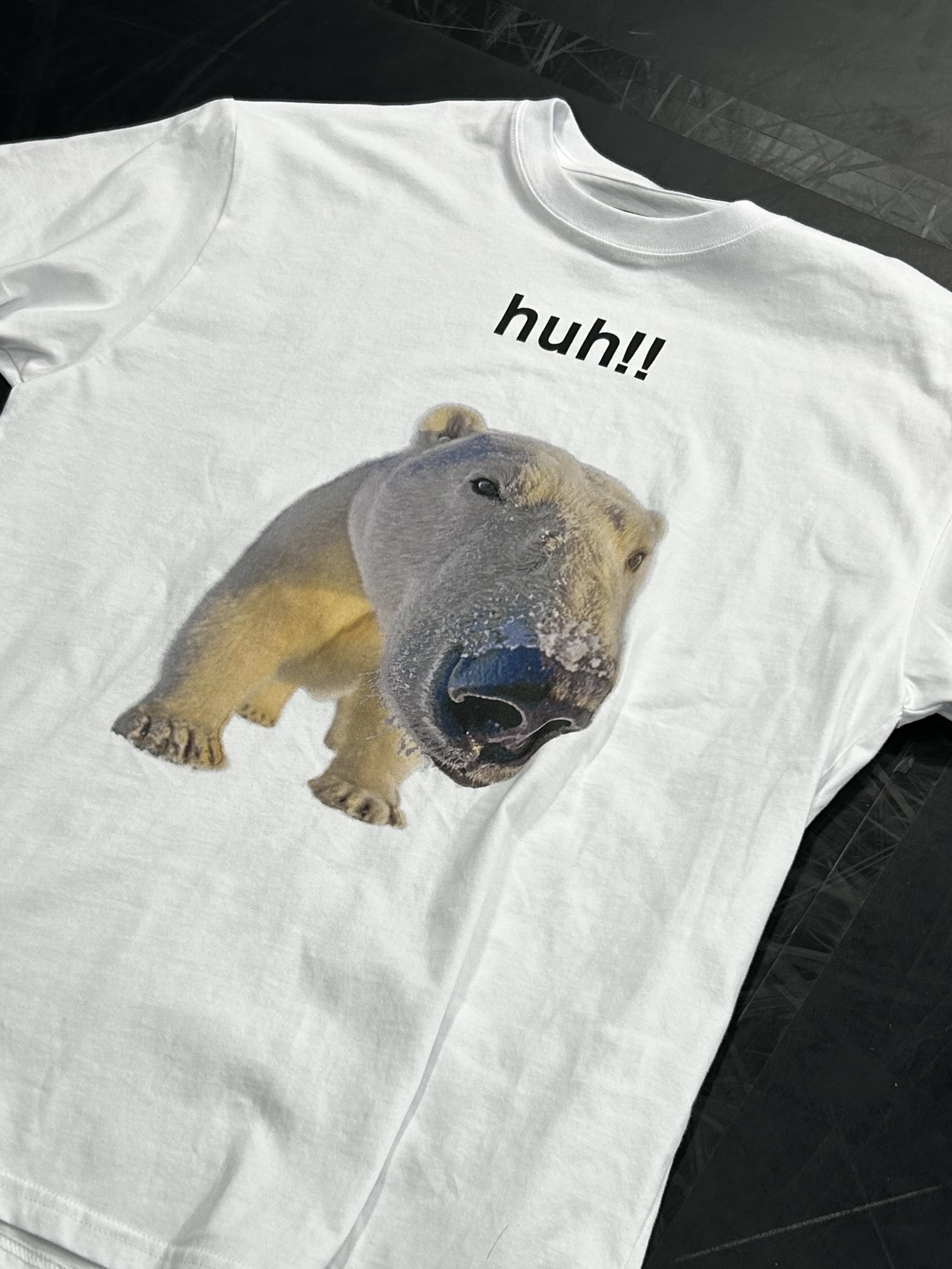 Suade Huh Tee White 착용 스타일 - 4
