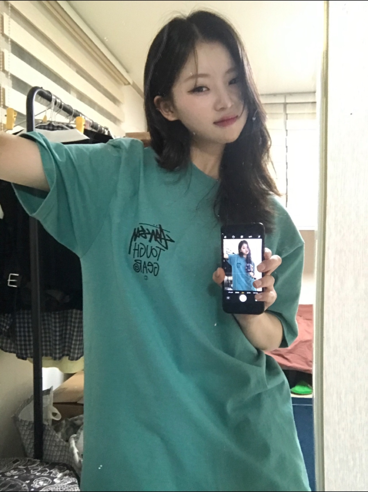 Stussy Tough Gear T-Shirt Ocean 착용 스타일 - 2