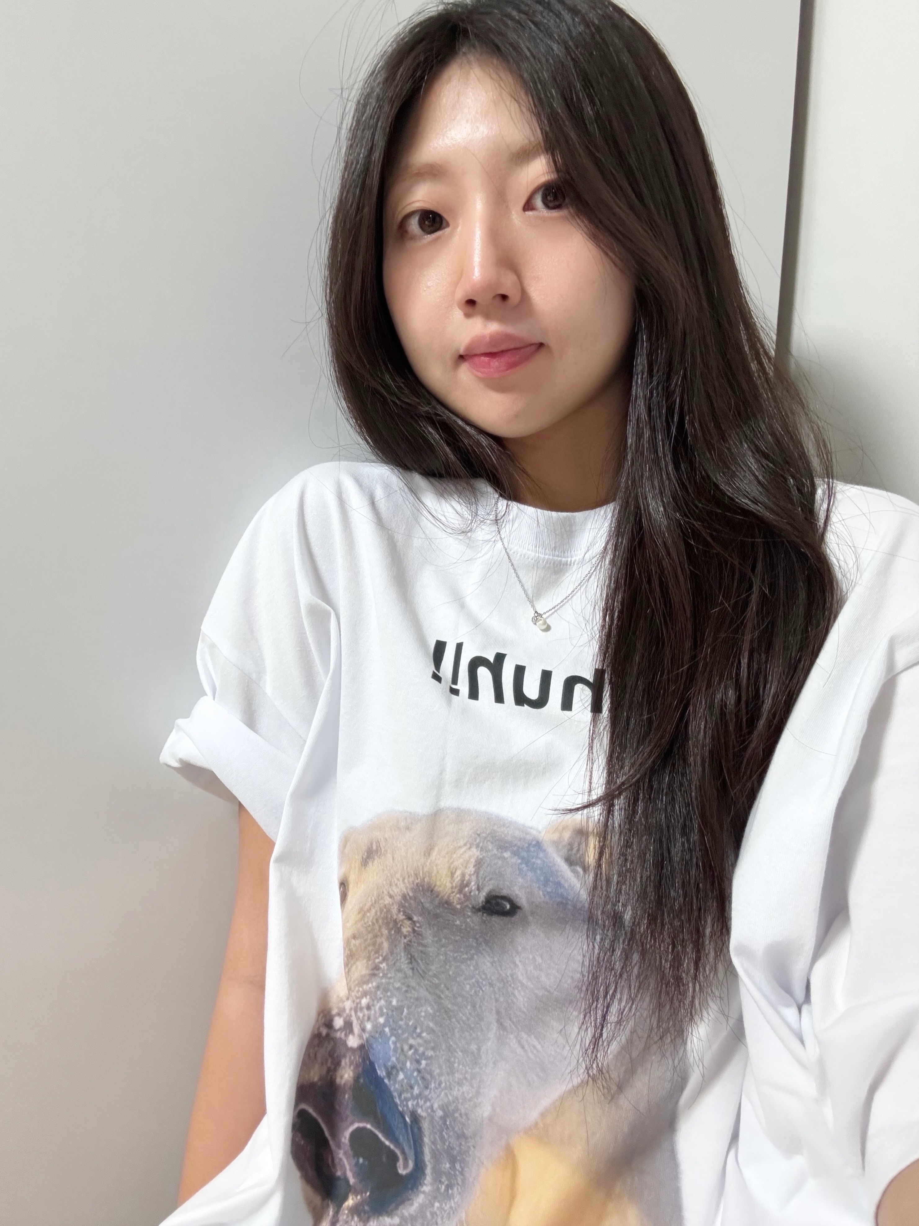 Suade Huh Tee White 착용 스타일 - 6