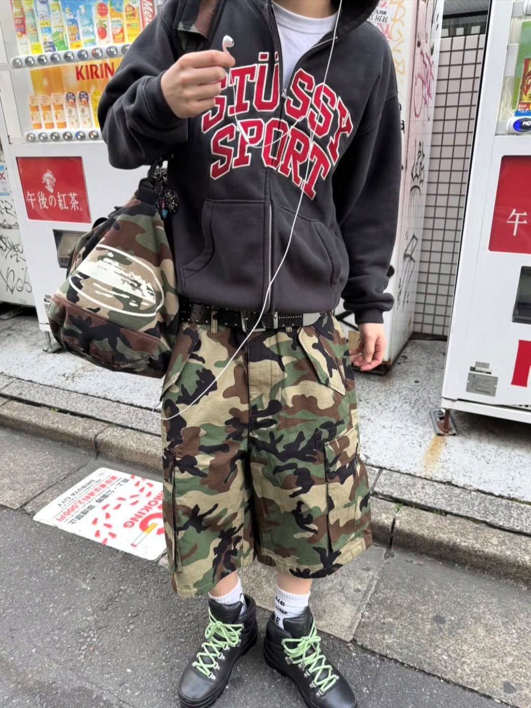 Stussy Sport Zip Hoodie Washed Black 착용 스타일