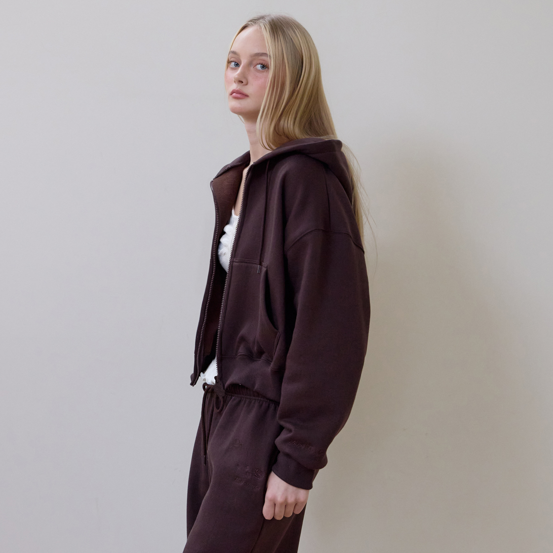 로제프란츠 로즈 자수 후드 집업 [브라운](Rosefrantz Rose Embroidery Hood Zip-up [Brown]) - 4