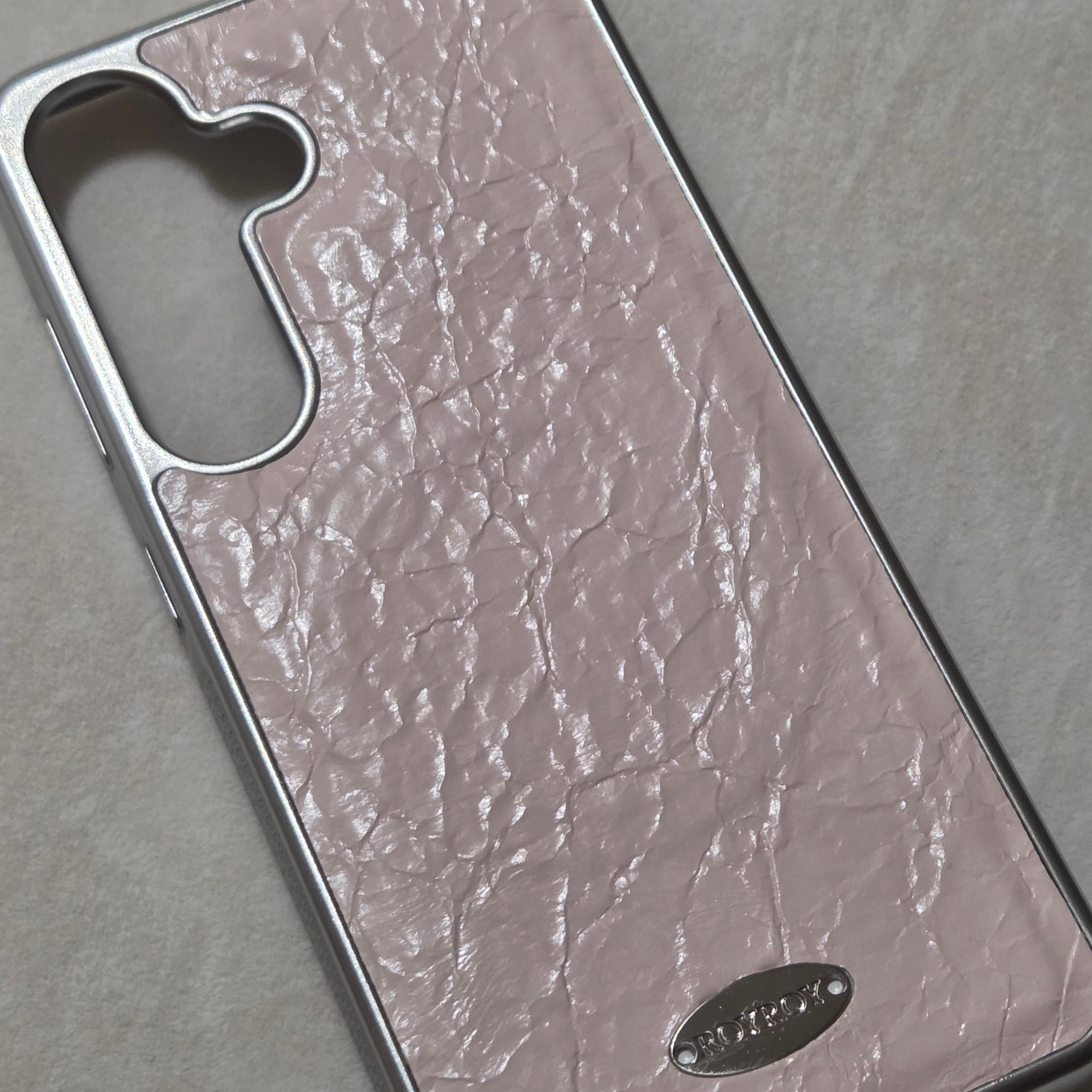 ROYROY MagSafe Pink Crack Leather Galaxy Case 착용 스타일 - 2