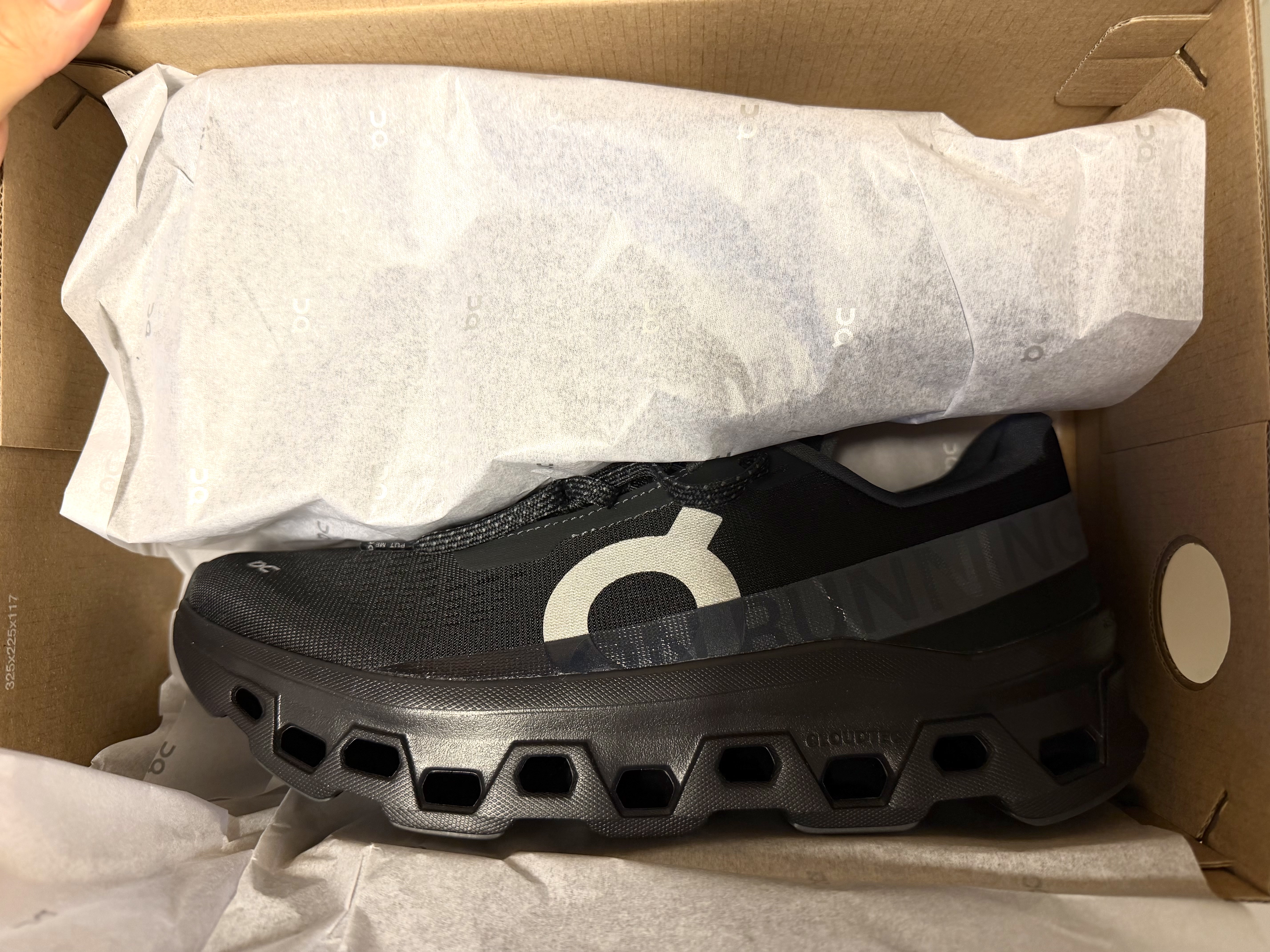 On Running Cloudmonster 1 Black 착용 스타일