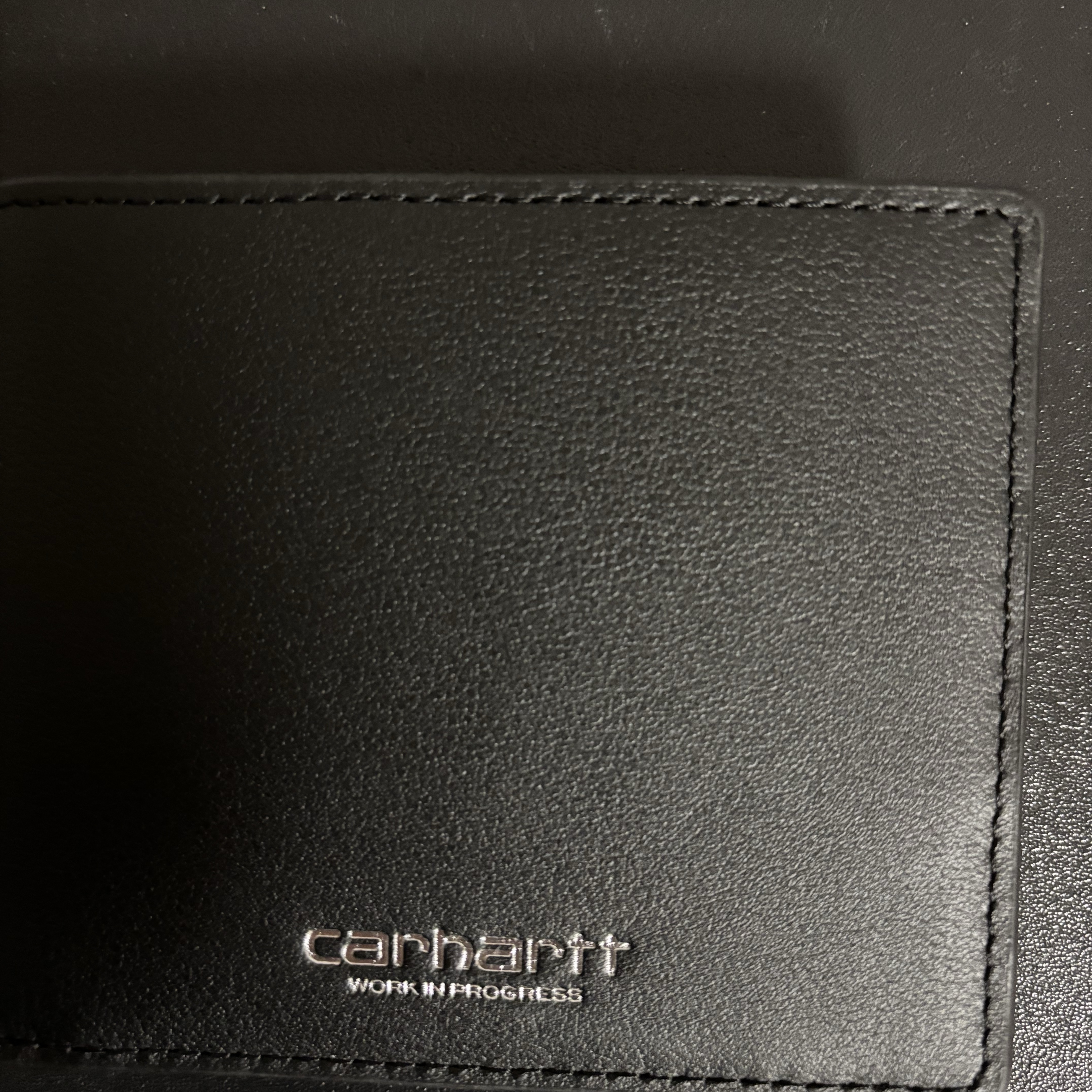 Carhartt WIP Vegas Billfold Wallet Black Silver 착용 스타일